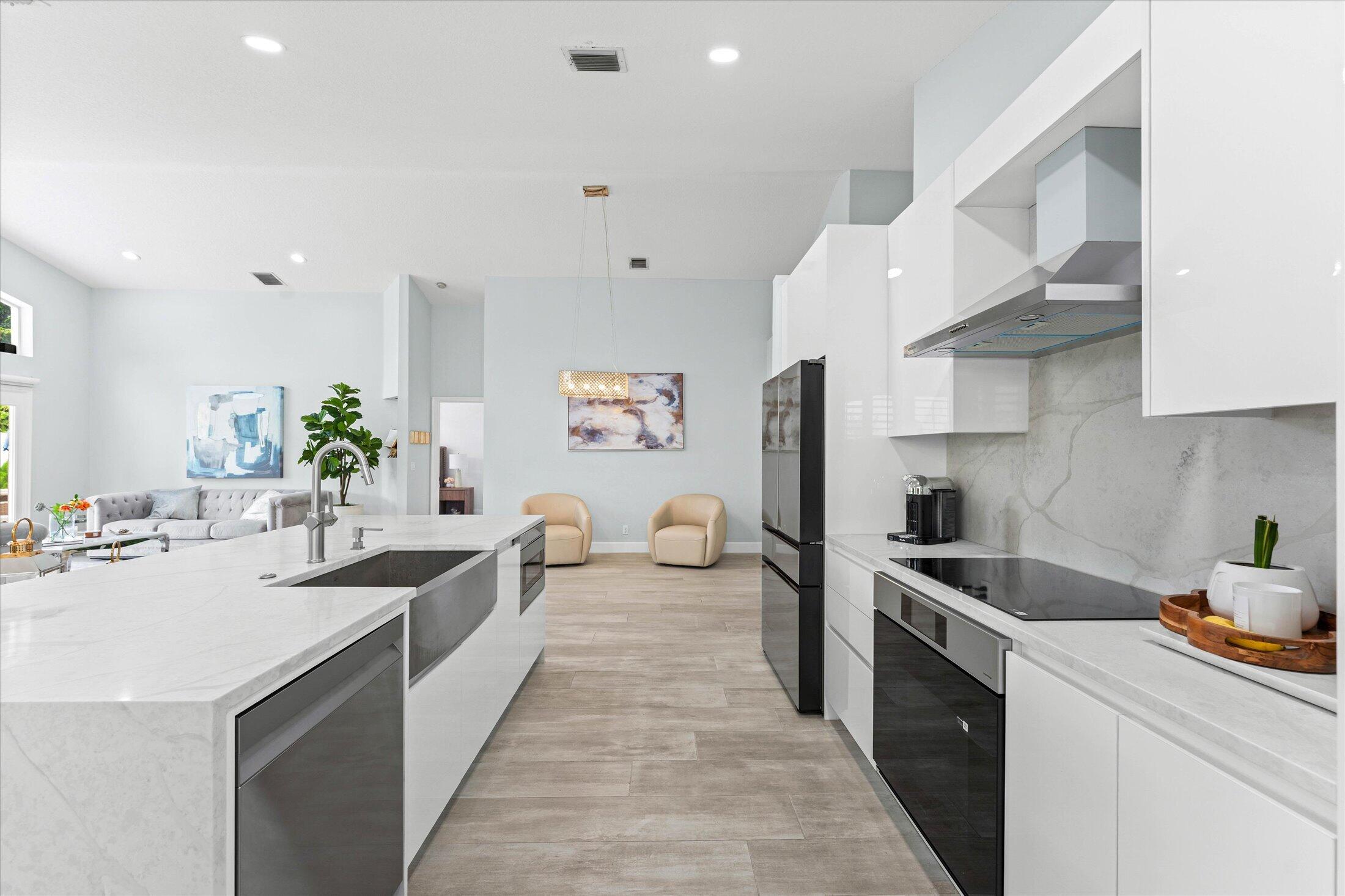 HILLSBORO COUNTRY CLUB - Residential Lease