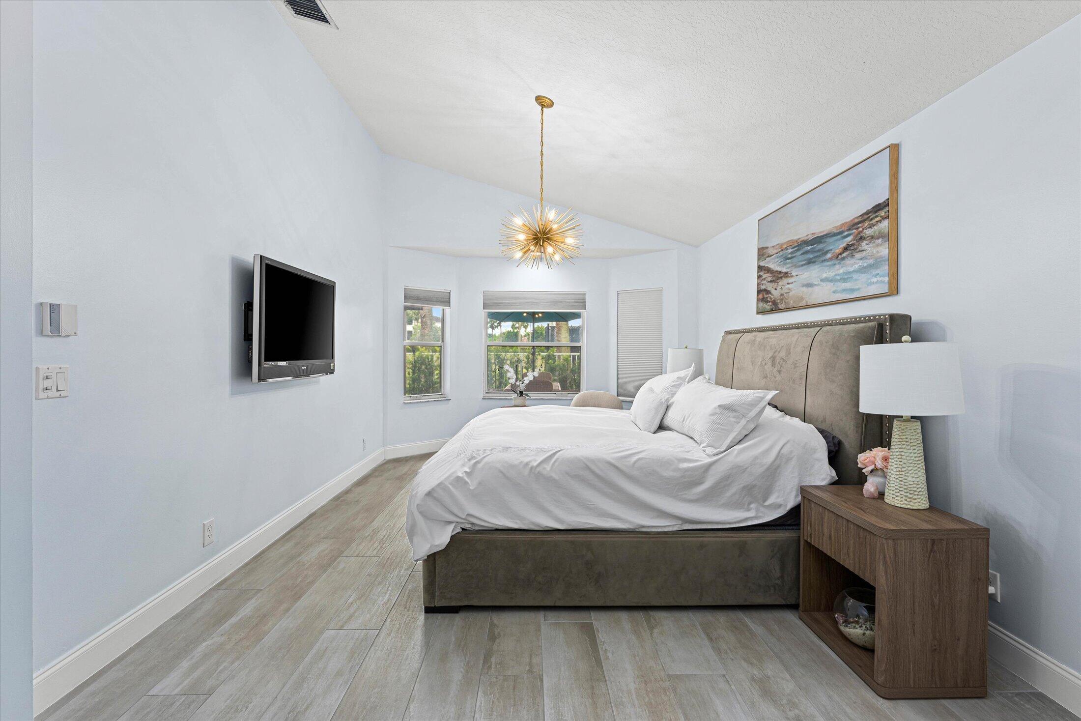 HILLSBORO COUNTRY CLUB - Residential Lease