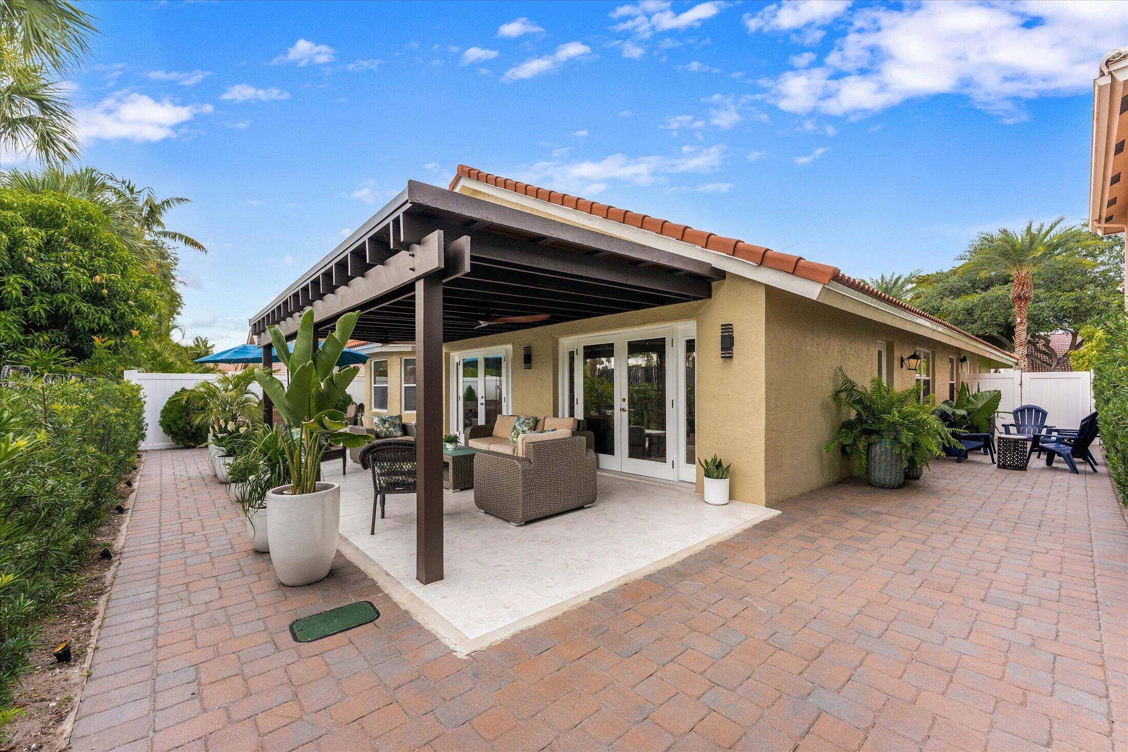 HILLSBORO COUNTRY CLUB - Residential Lease