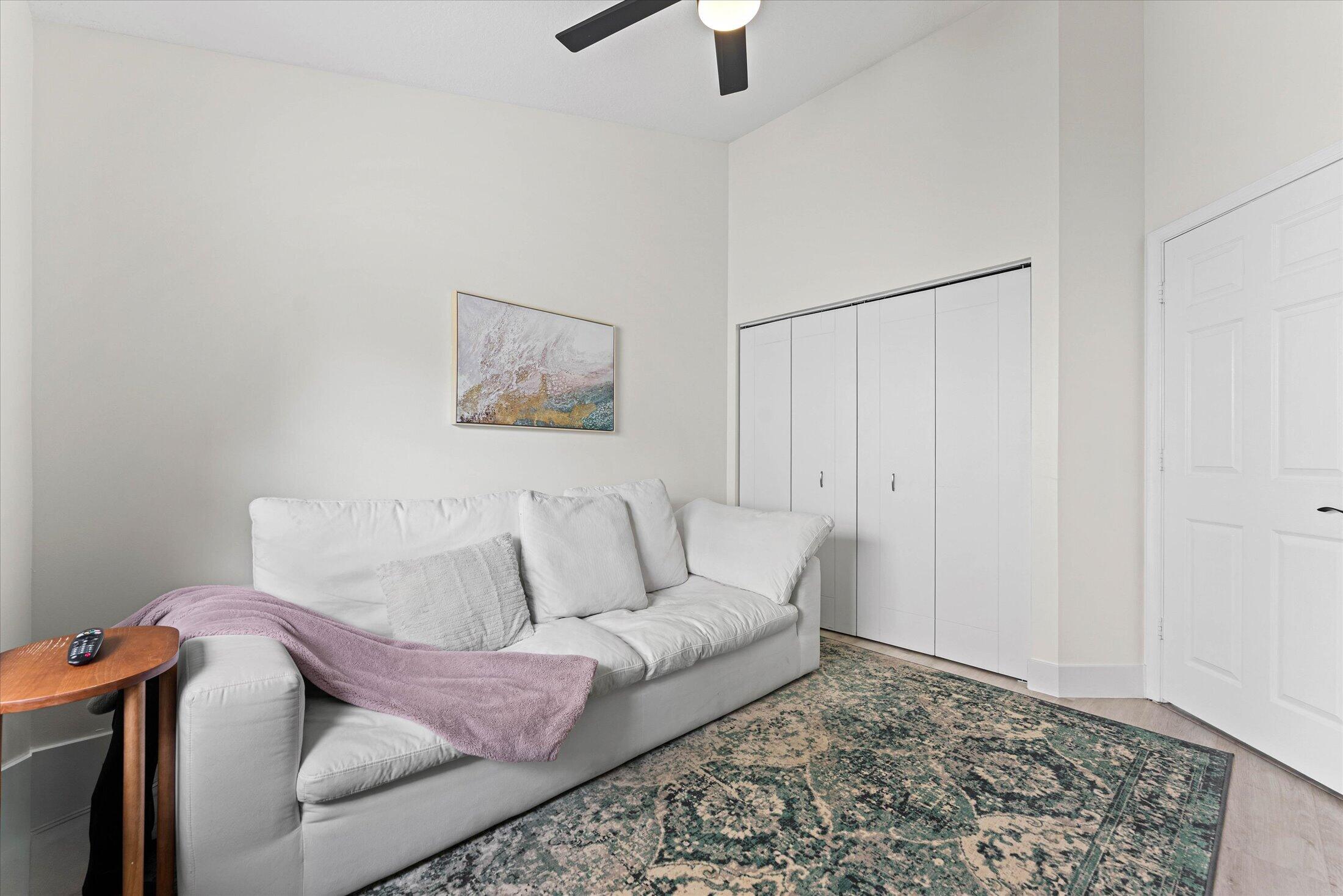 HILLSBORO COUNTRY CLUB - Residential Lease