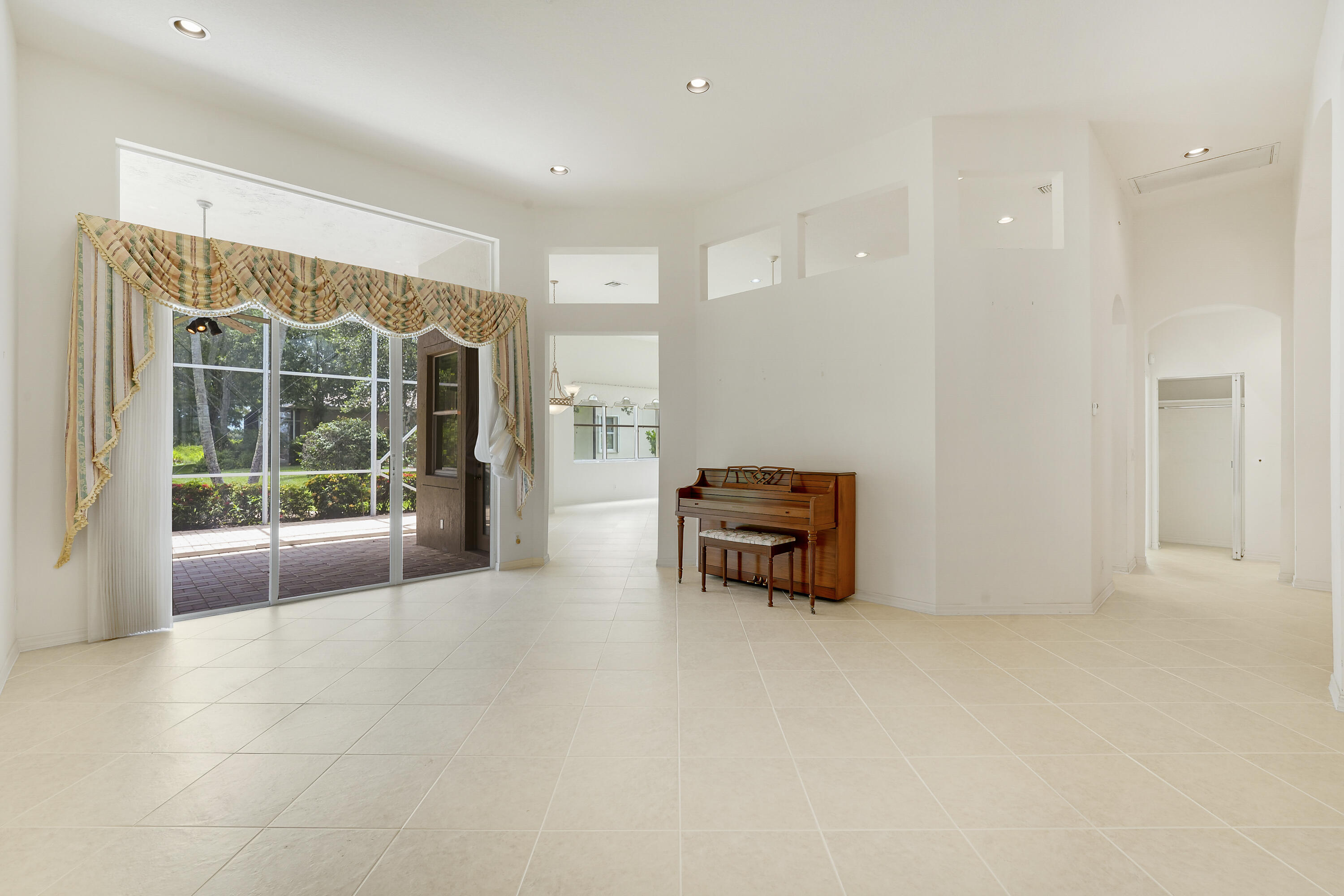 BELLAGGIO, TOWNE PARK - Residential