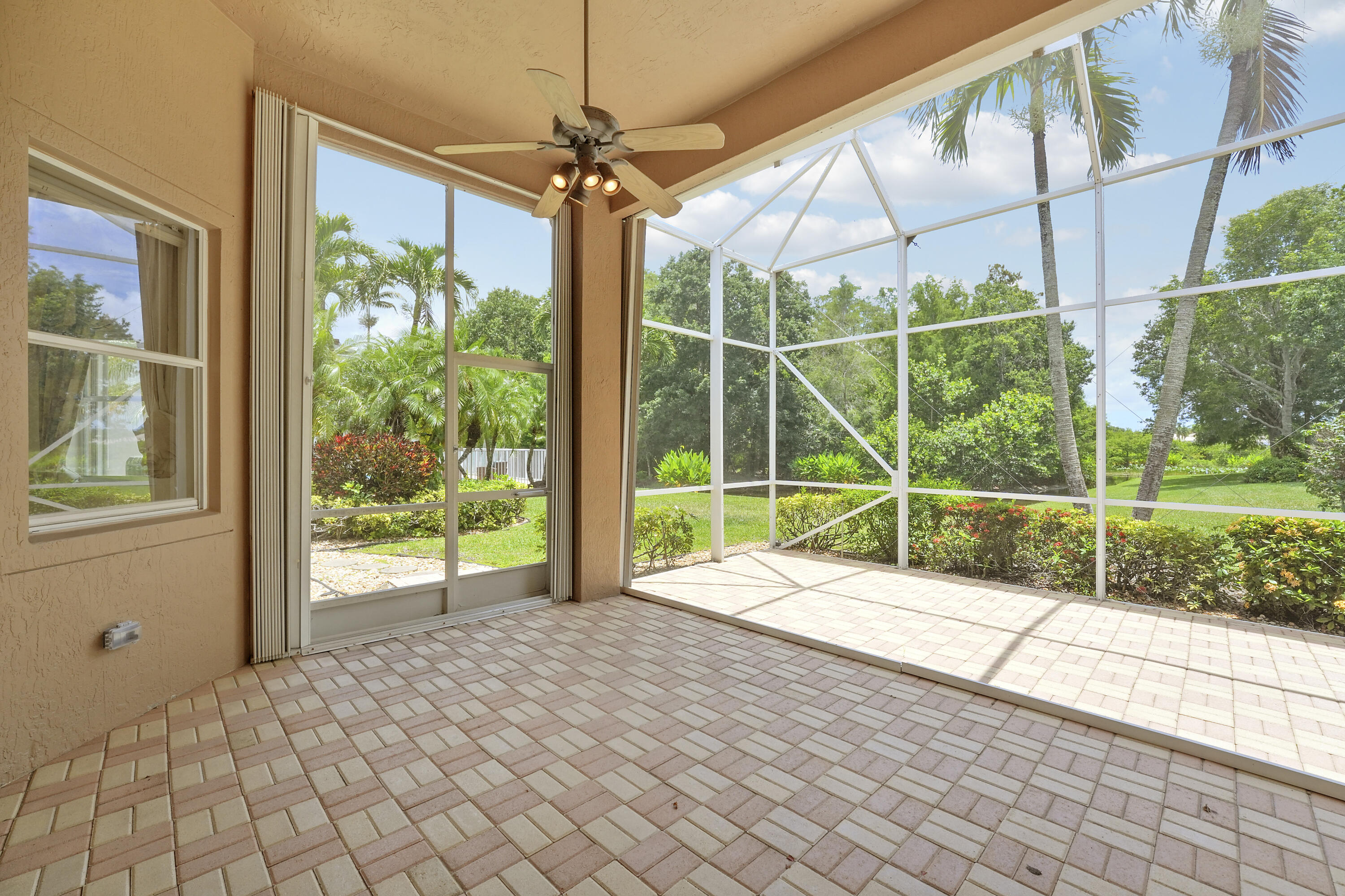 BELLAGGIO, TOWNE PARK - Residential