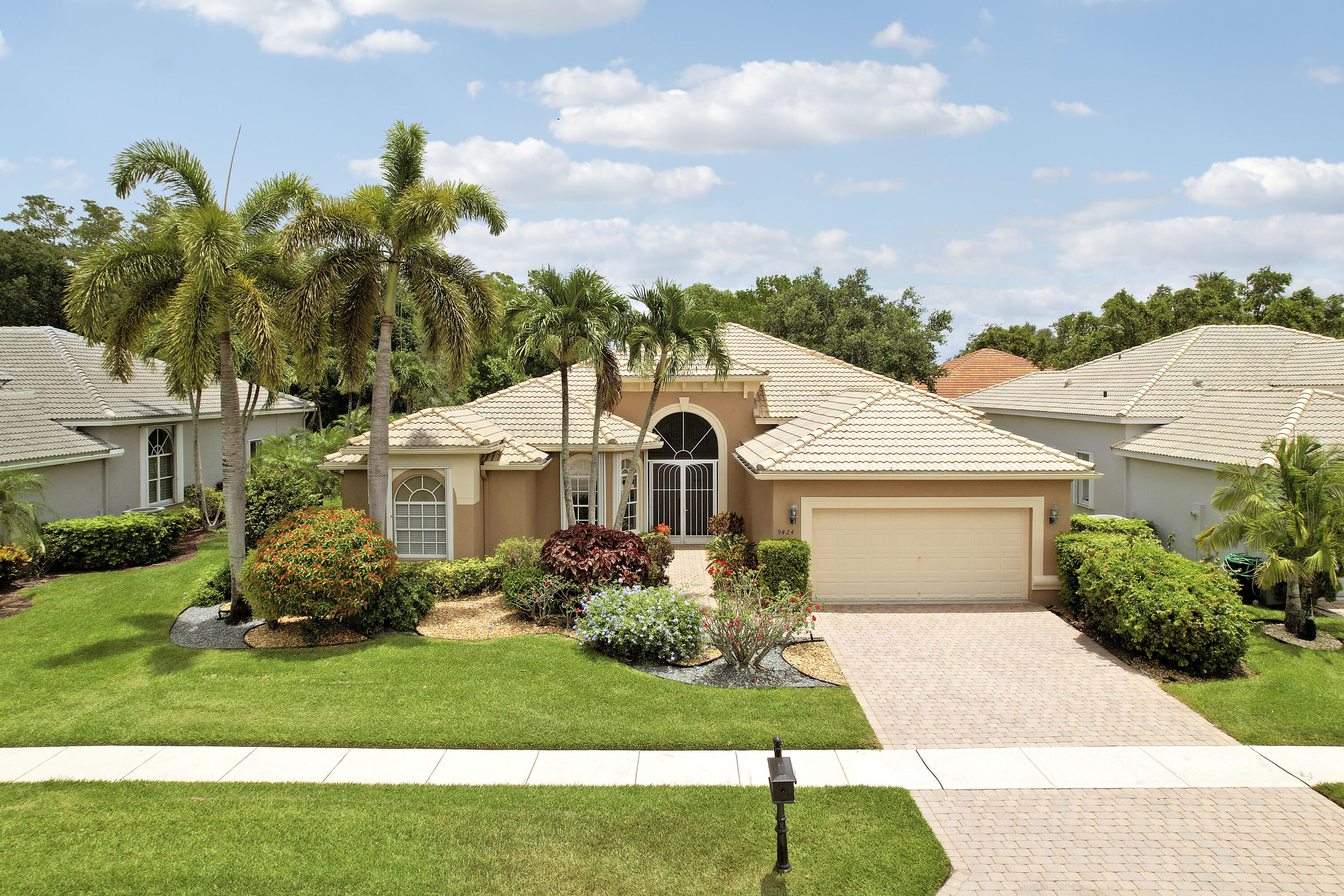 BELLAGGIO, TOWNE PARK - Residential