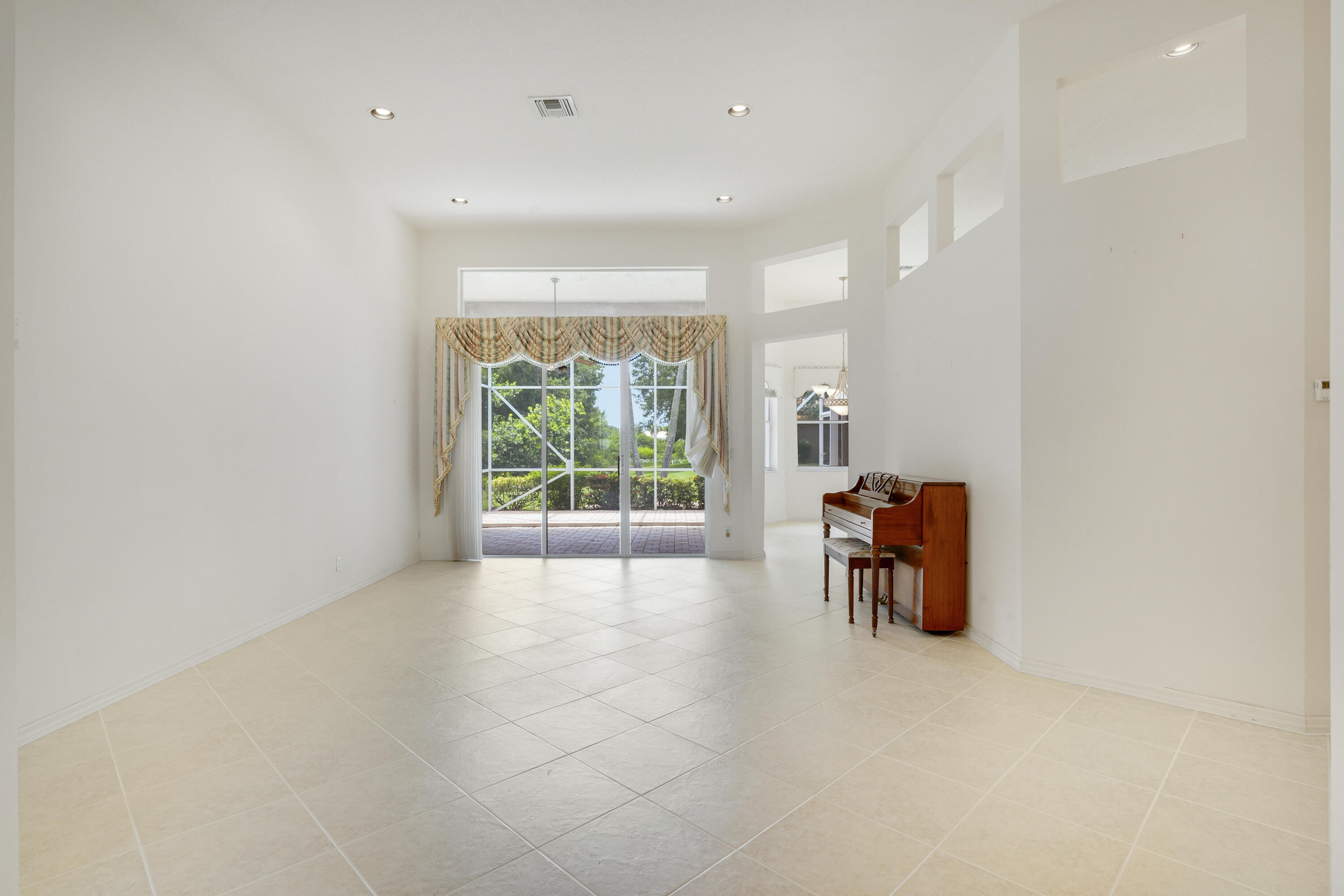 BELLAGGIO, TOWNE PARK - Residential