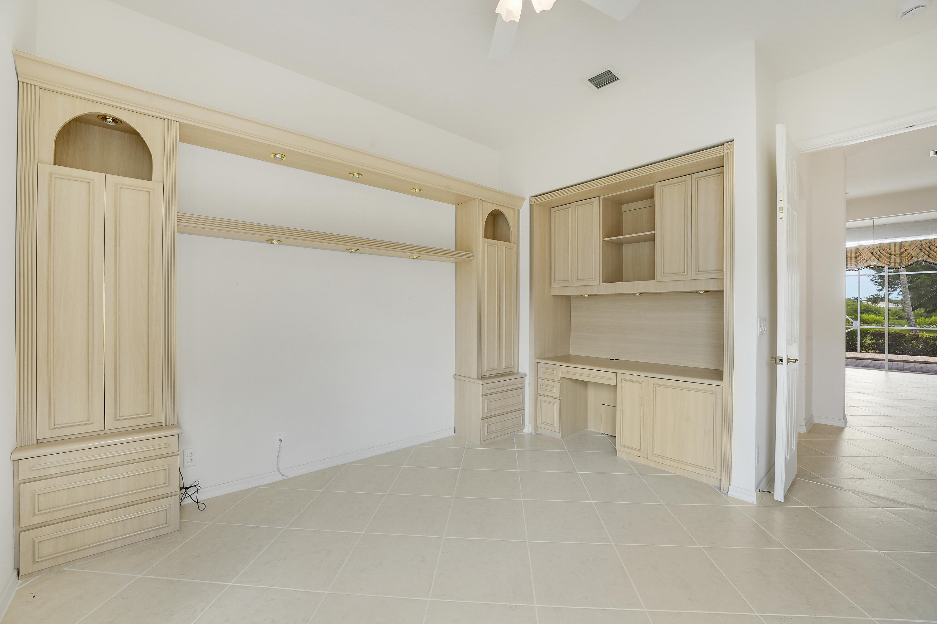BELLAGGIO, TOWNE PARK - Residential