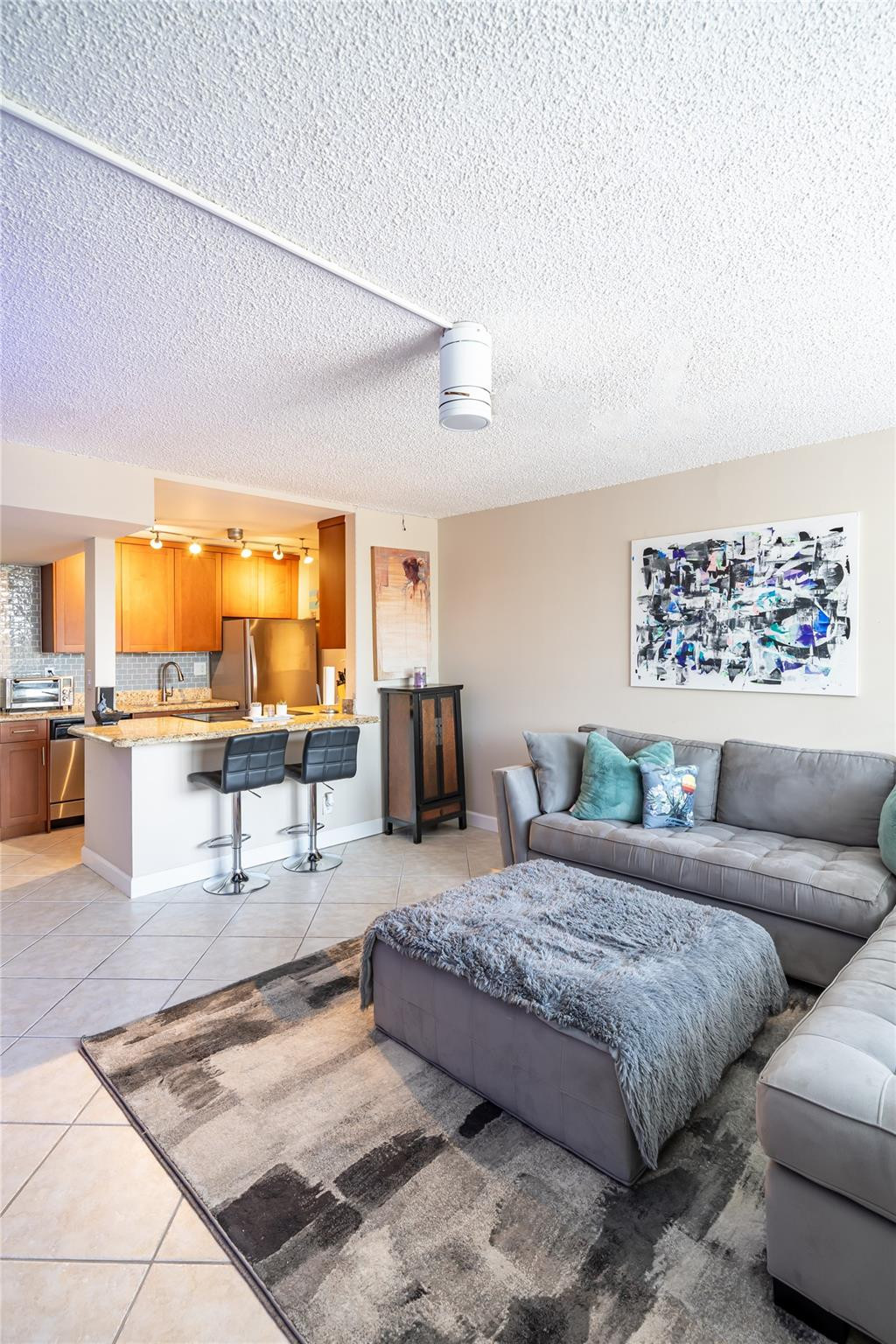 WOODS CONDO - Residential