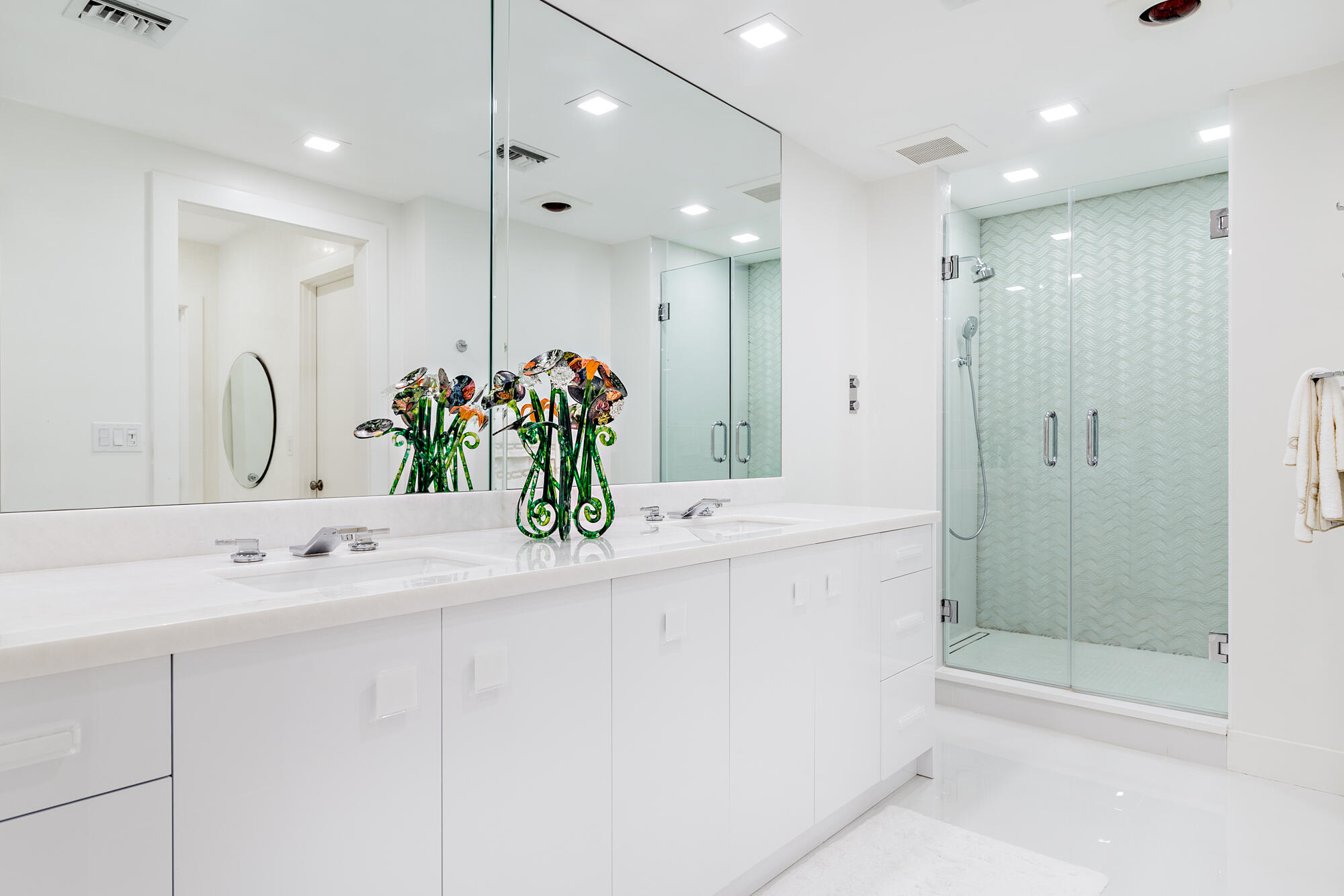 THREE THIRTY OCEAN CONDO - Residential