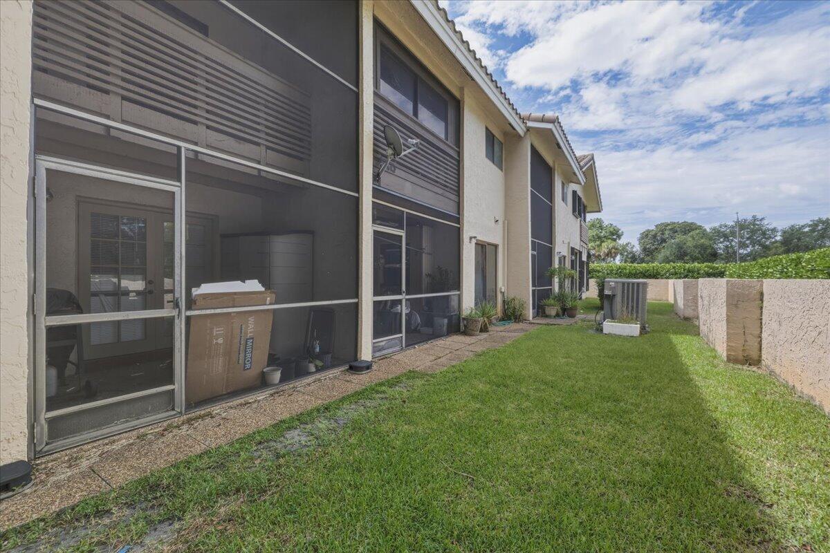 MAPLEWOOD TOWNHOUSES CONDO - Residential Lease