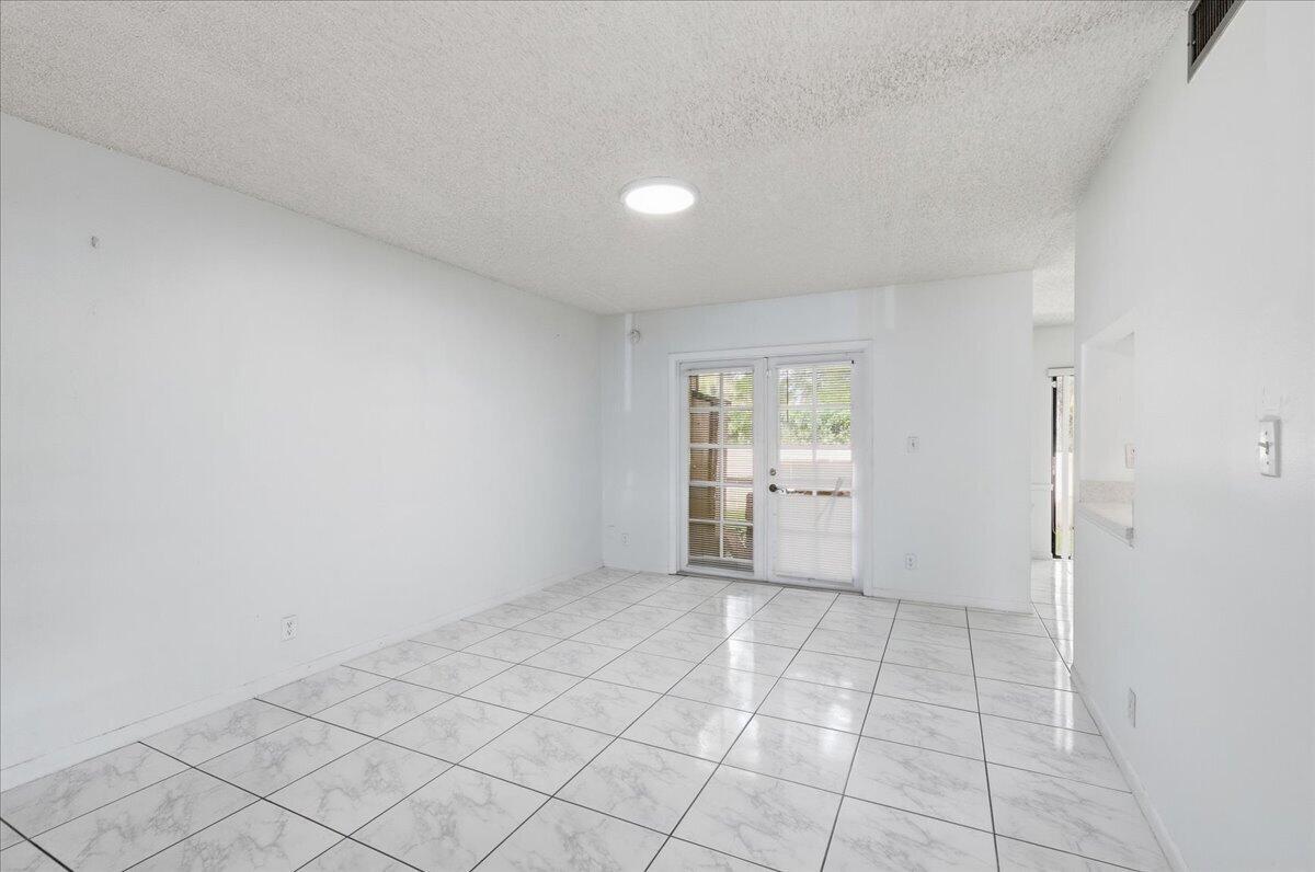 MAPLEWOOD TOWNHOUSES CONDO - Residential Lease