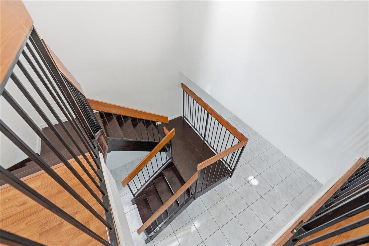 MAPLEWOOD TOWNHOUSES CONDO - Residential Lease