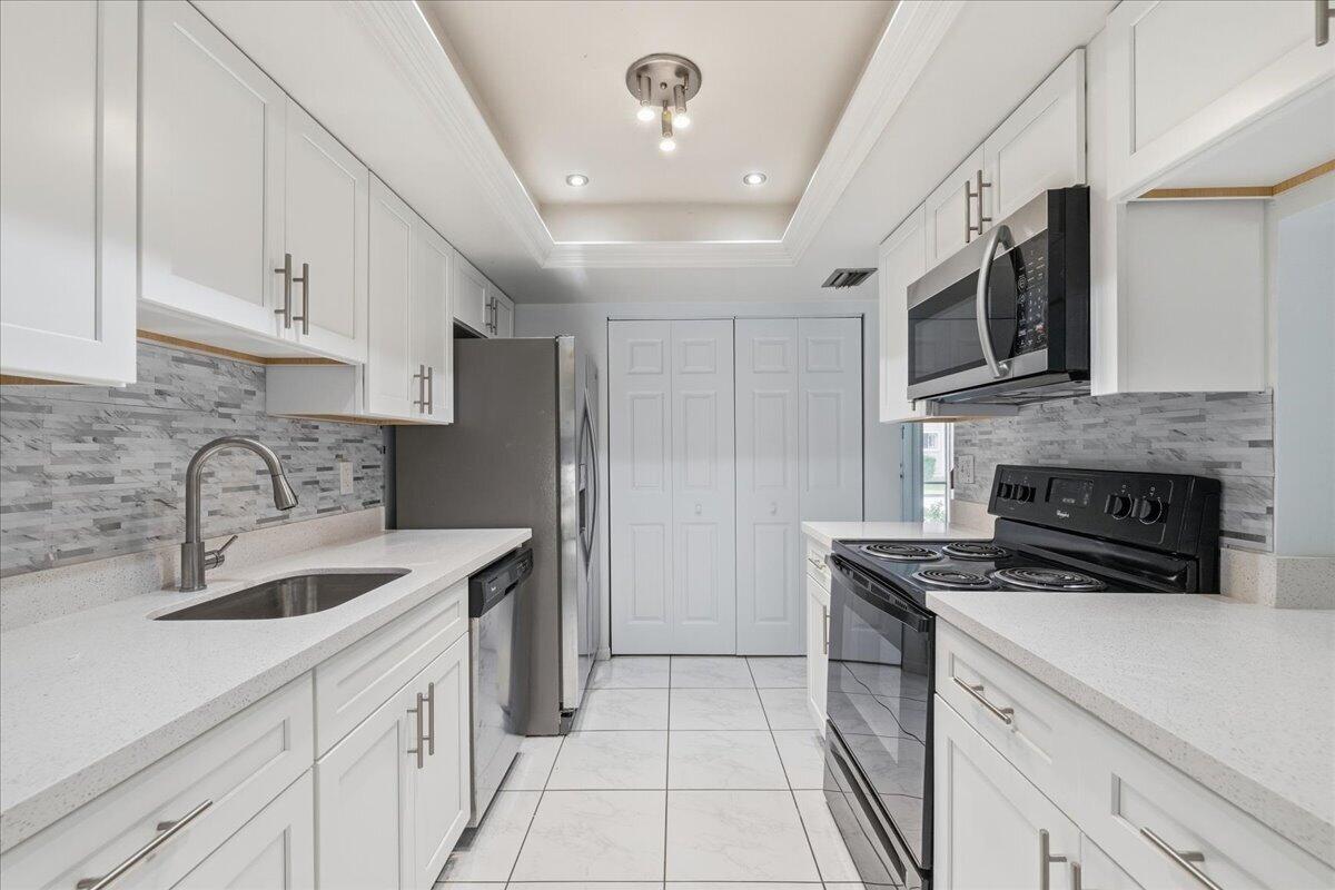 MAPLEWOOD TOWNHOUSES CONDO - Residential Lease