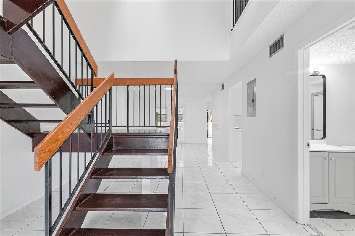 MAPLEWOOD TOWNHOUSES CONDO - Residential Lease