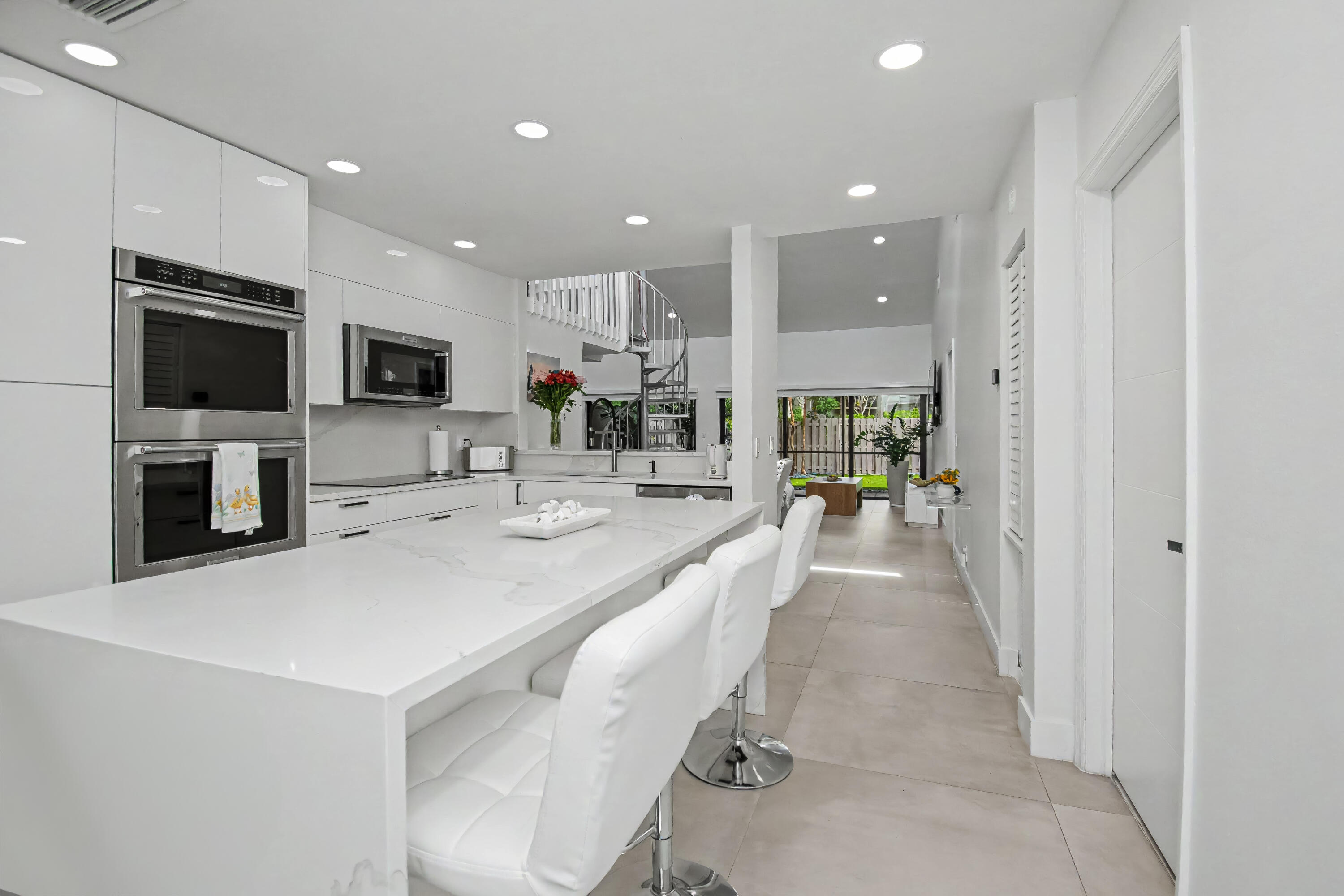 THORNHILL VILLAGE - Residential