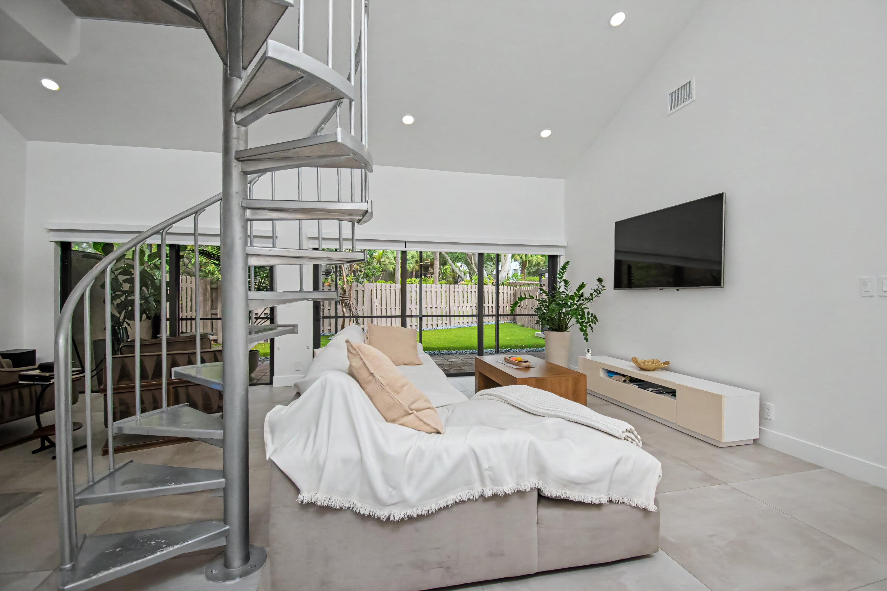 THORNHILL VILLAGE - Residential