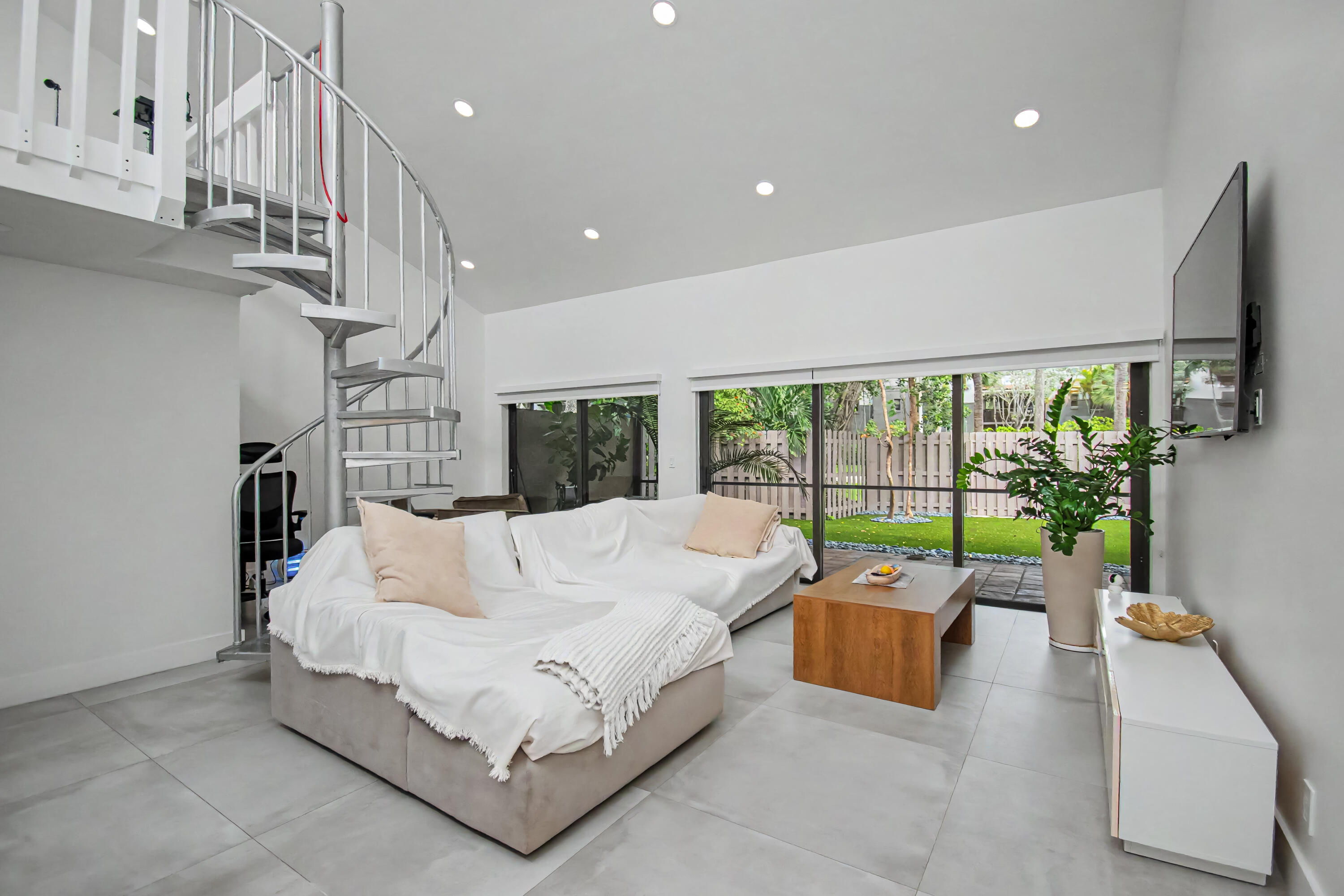 THORNHILL VILLAGE - Residential