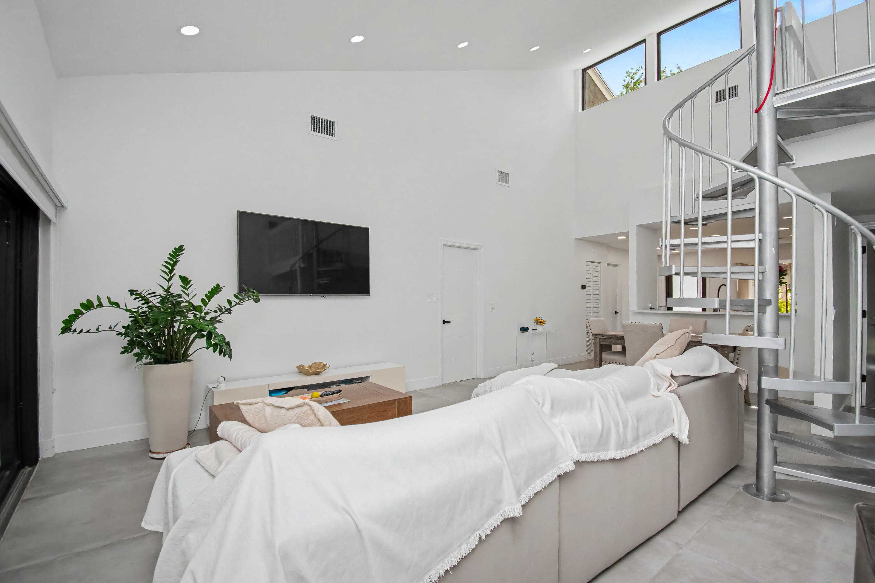 THORNHILL VILLAGE - Residential