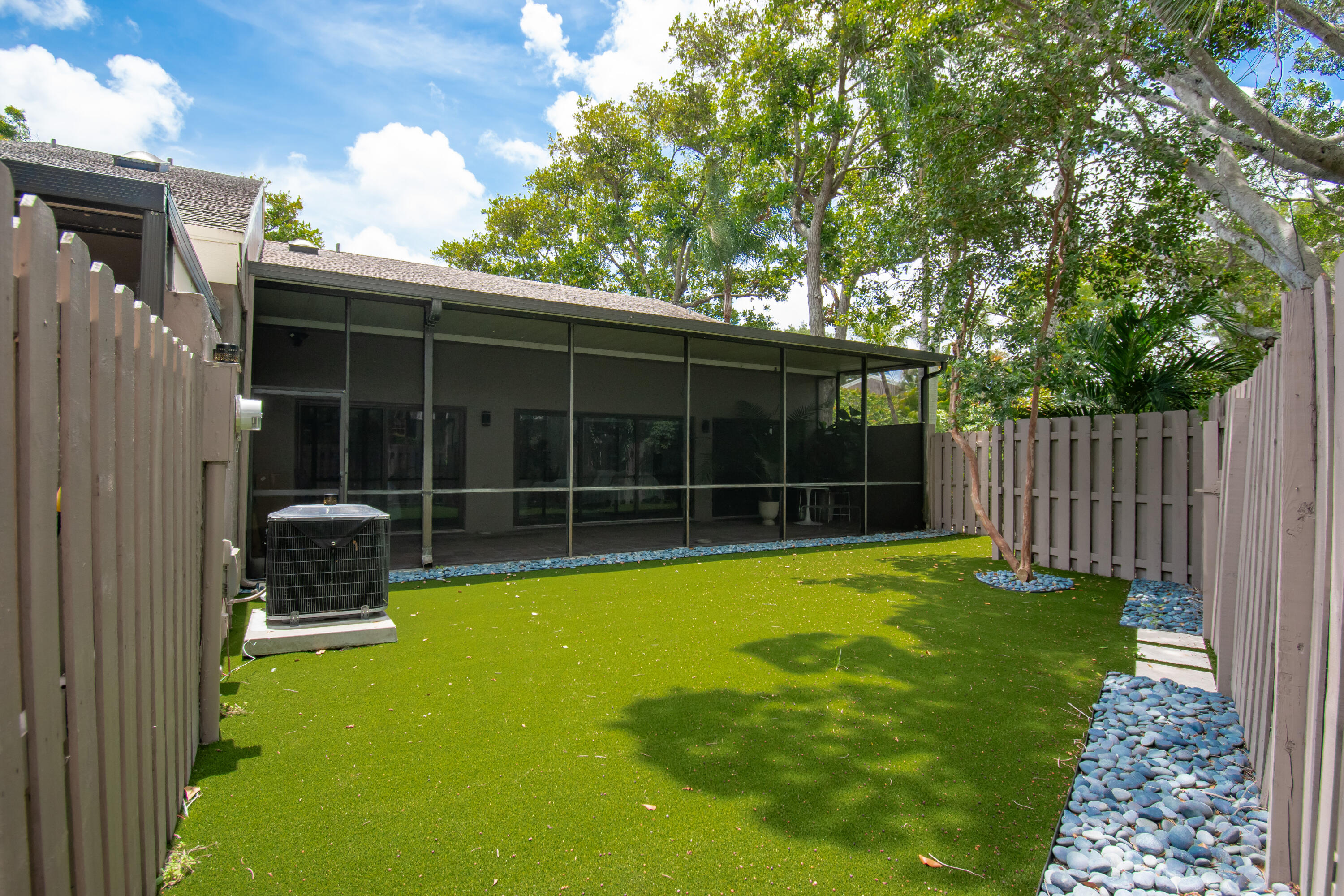 THORNHILL VILLAGE - Residential
