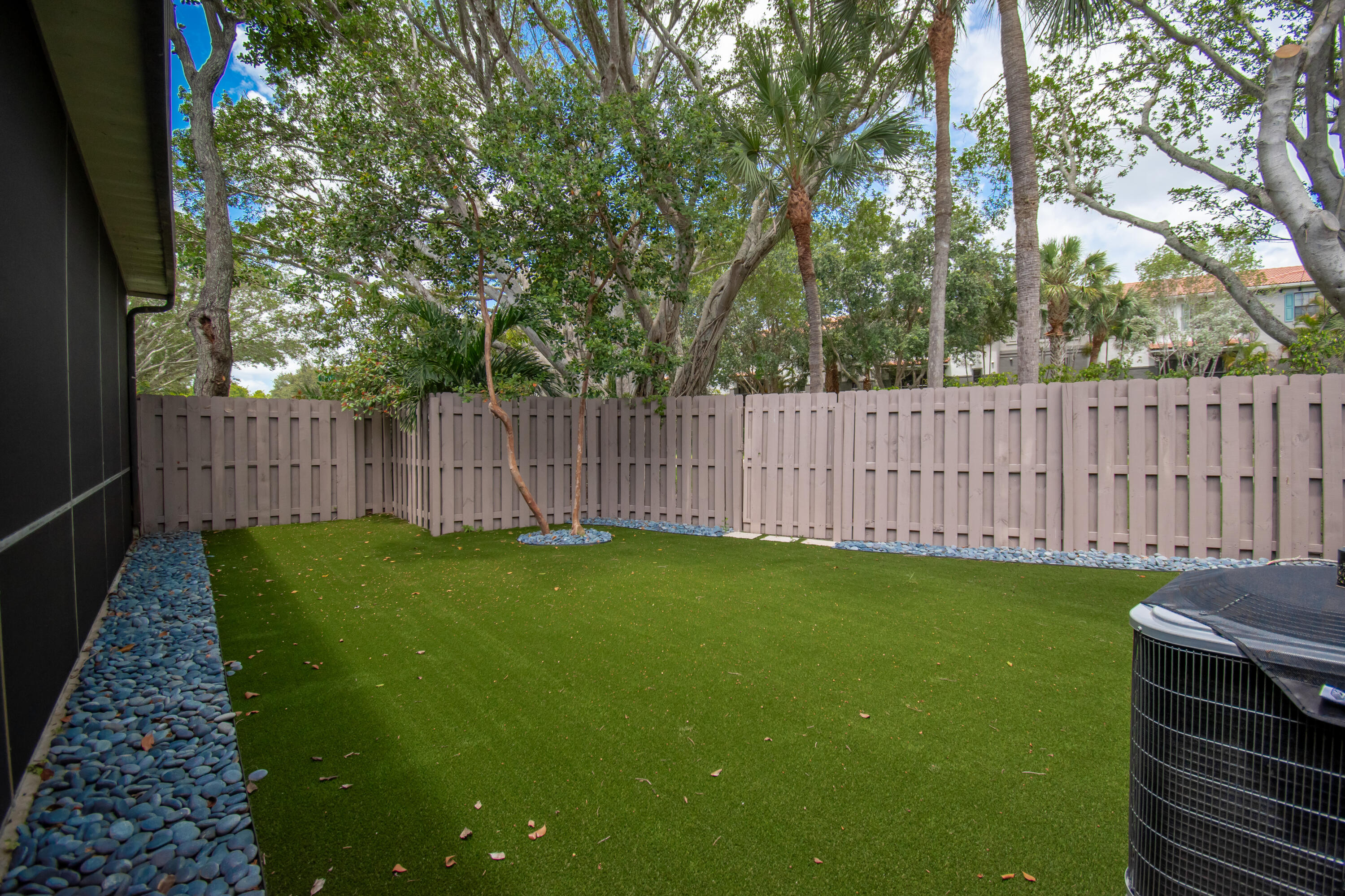 THORNHILL VILLAGE - Residential