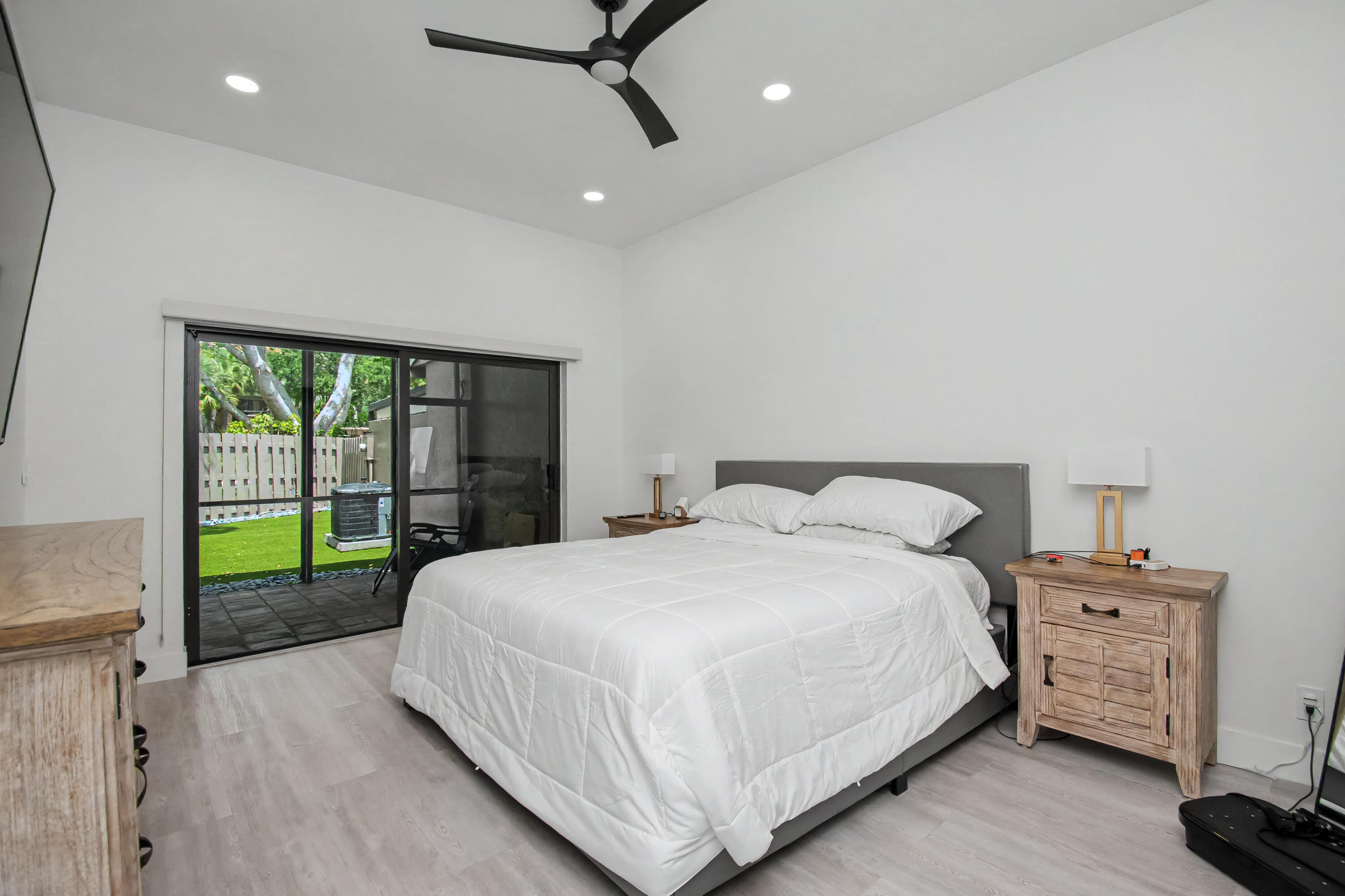 THORNHILL VILLAGE - Residential