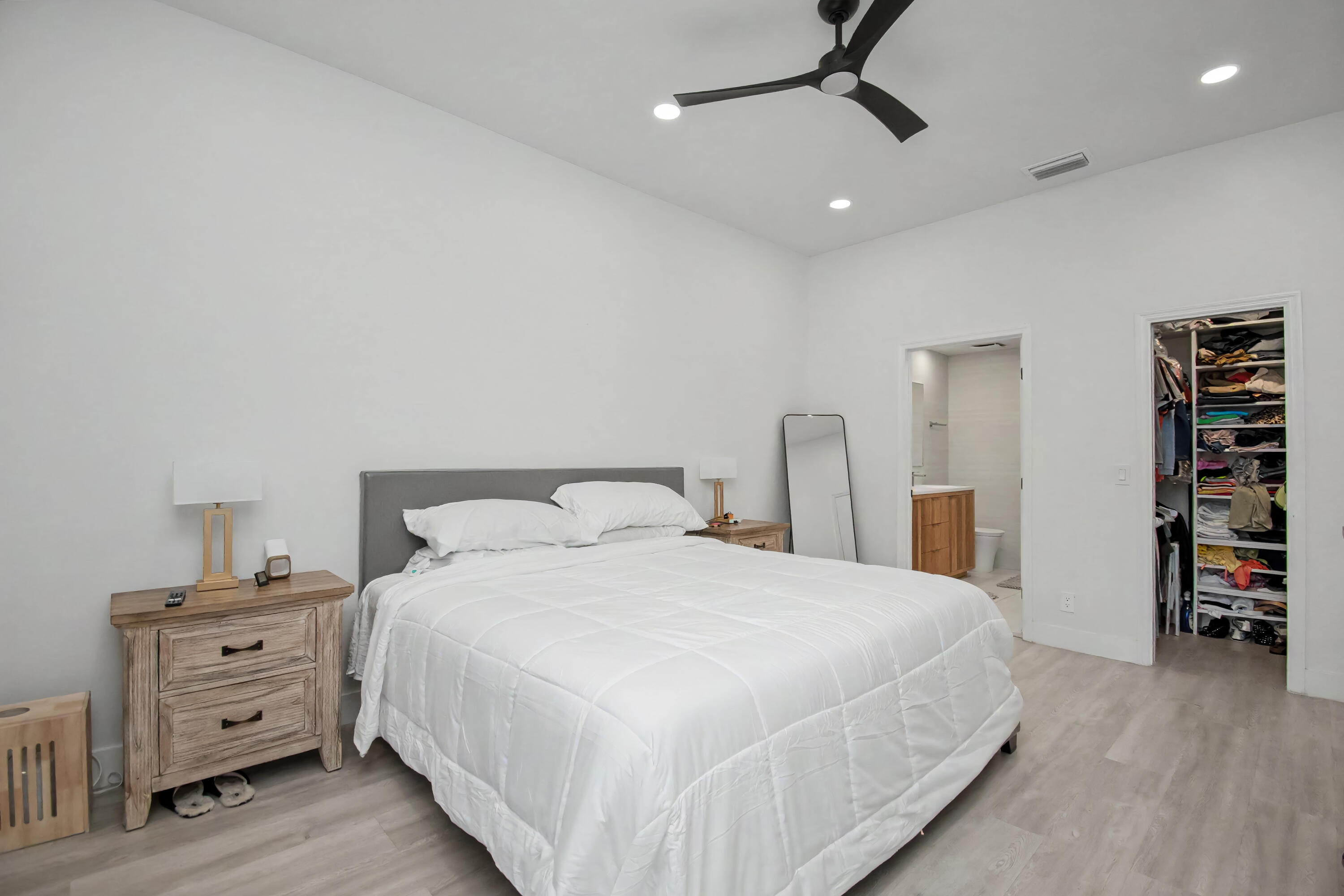 THORNHILL VILLAGE - Residential