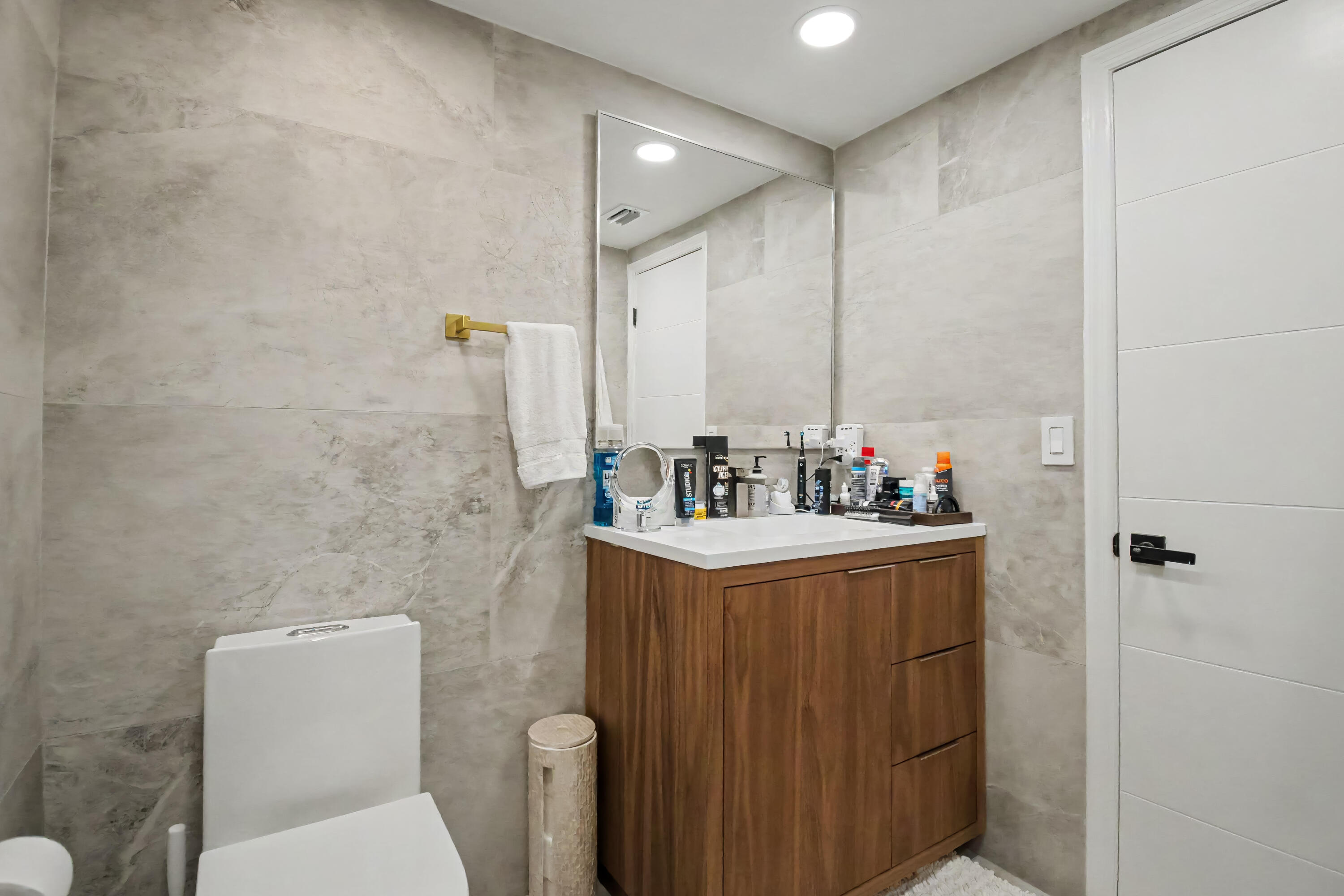 THORNHILL VILLAGE - Residential