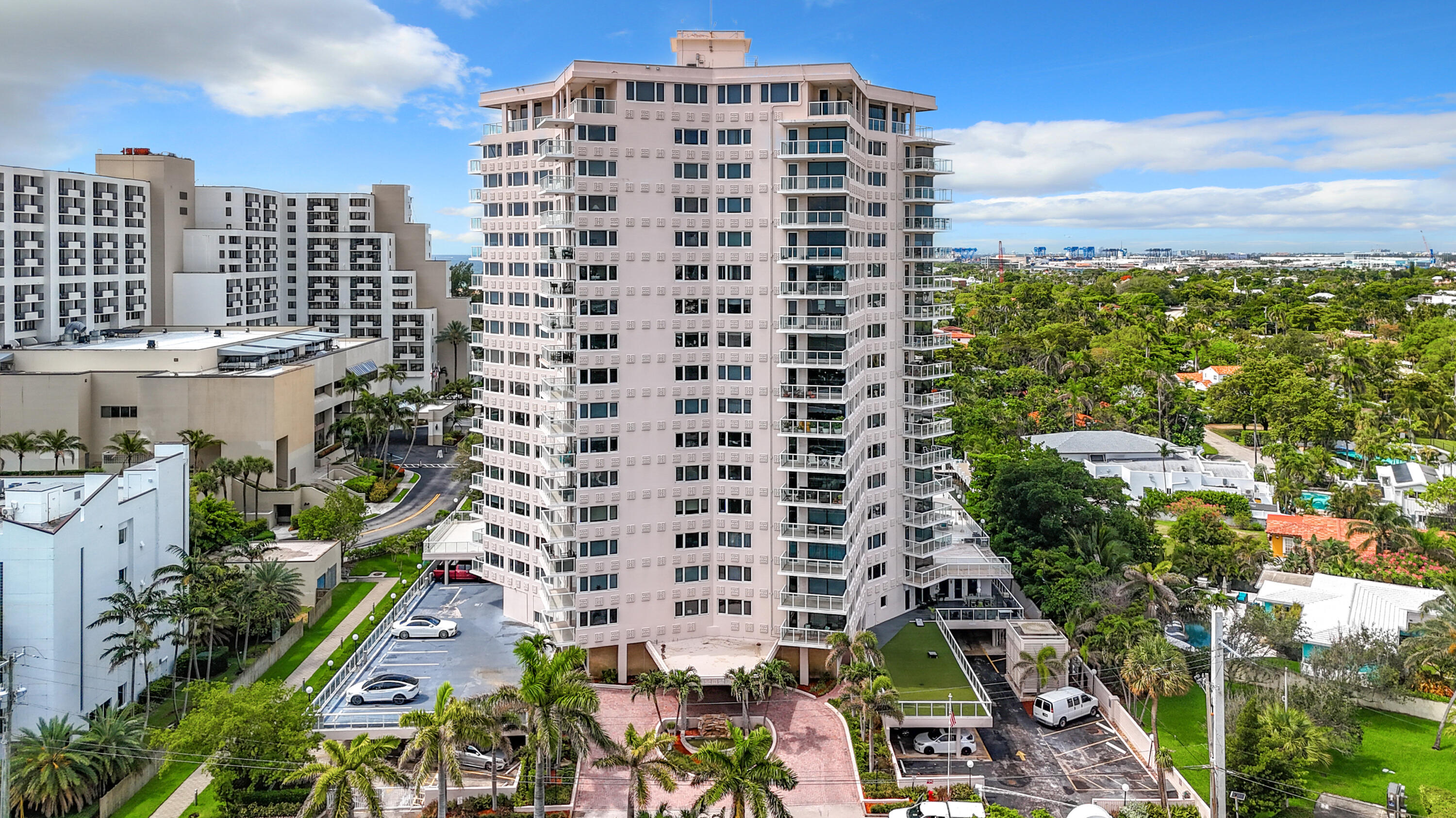 MAYA MARCA CONDO - Residential