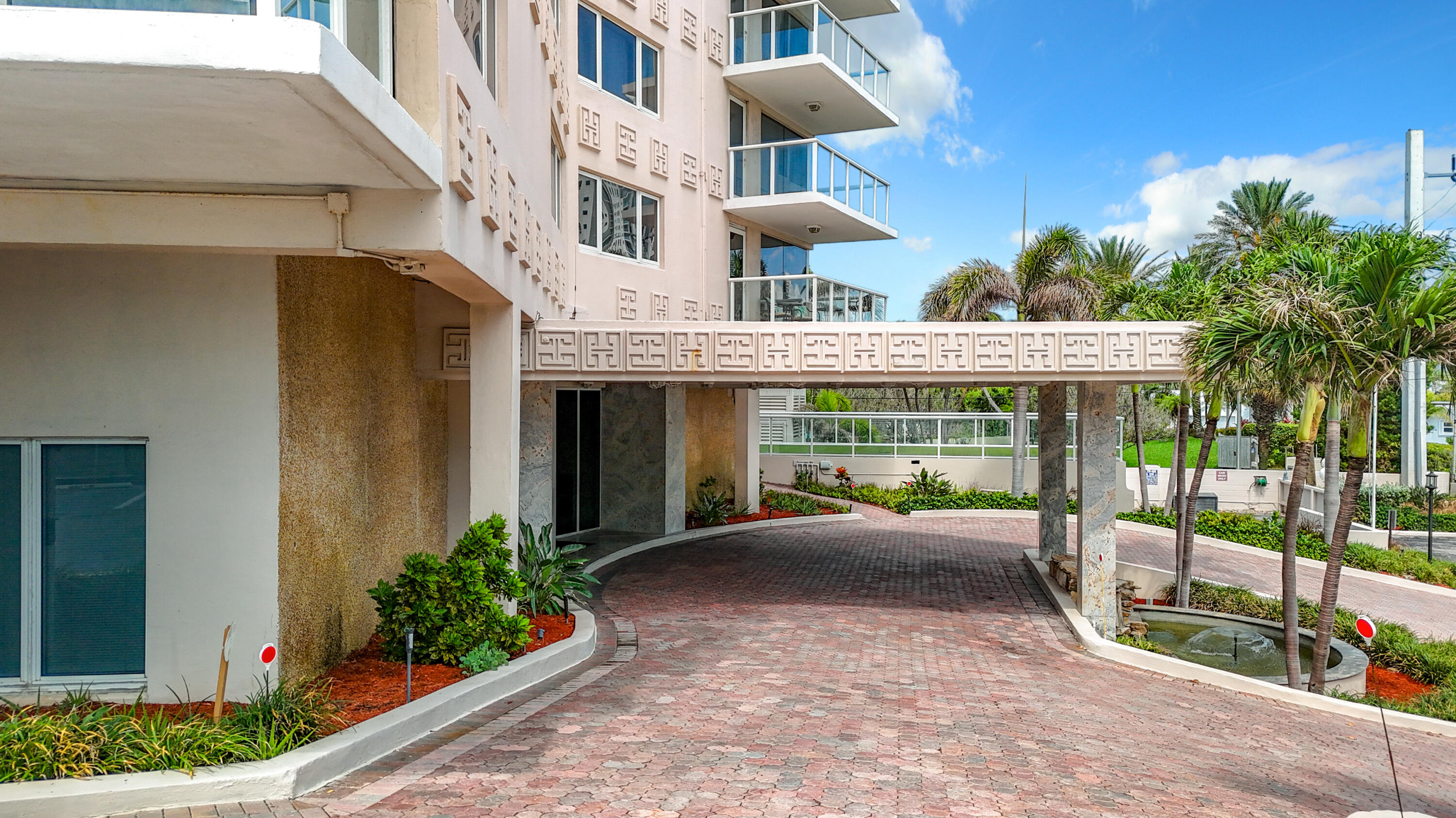 MAYA MARCA CONDO - Residential
