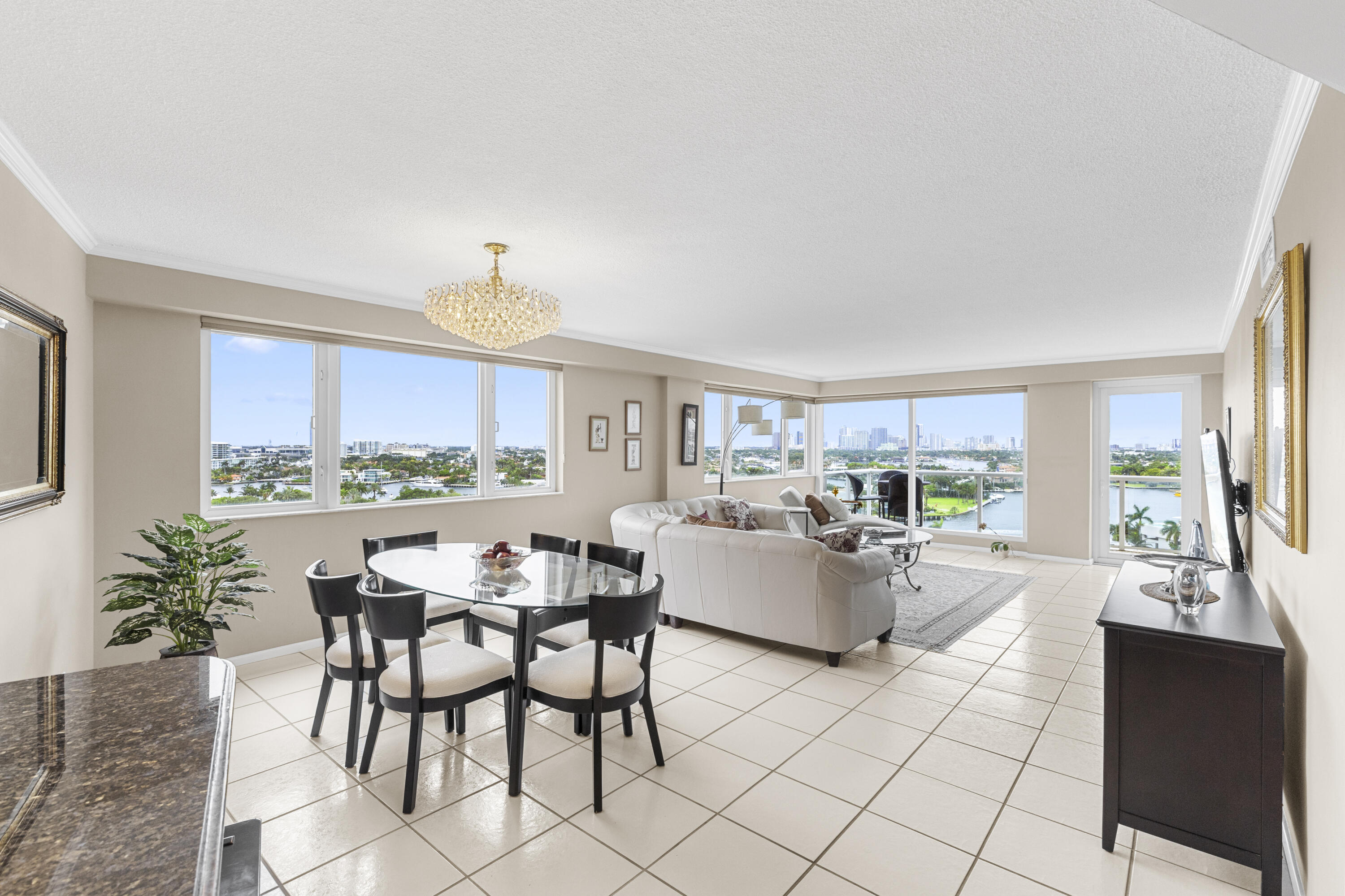 MAYA MARCA CONDO - Residential