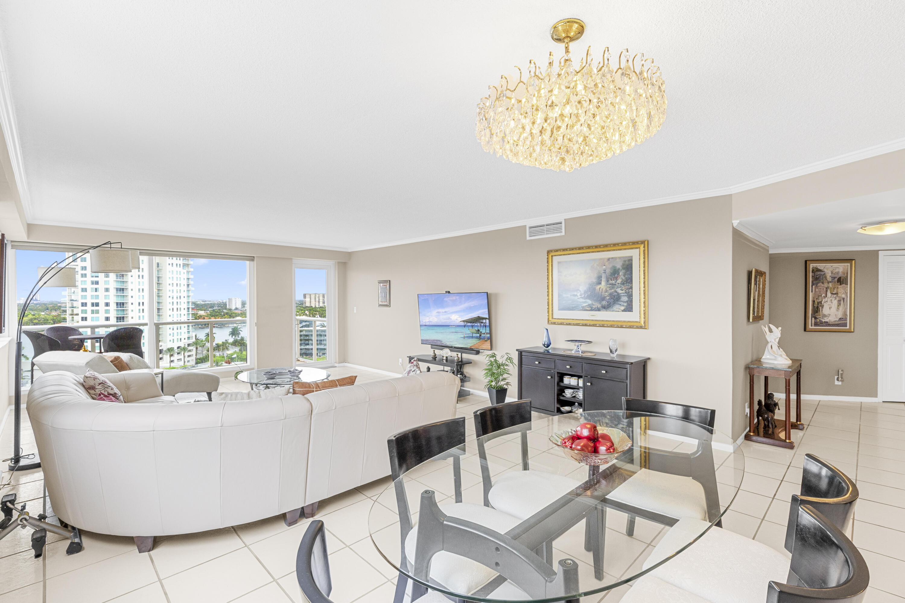 MAYA MARCA CONDO - Residential