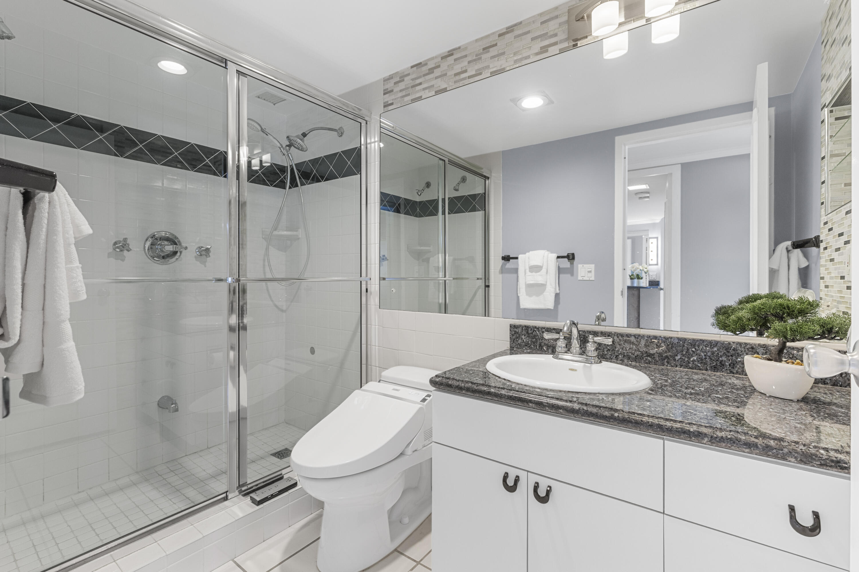 MAYA MARCA CONDO - Residential