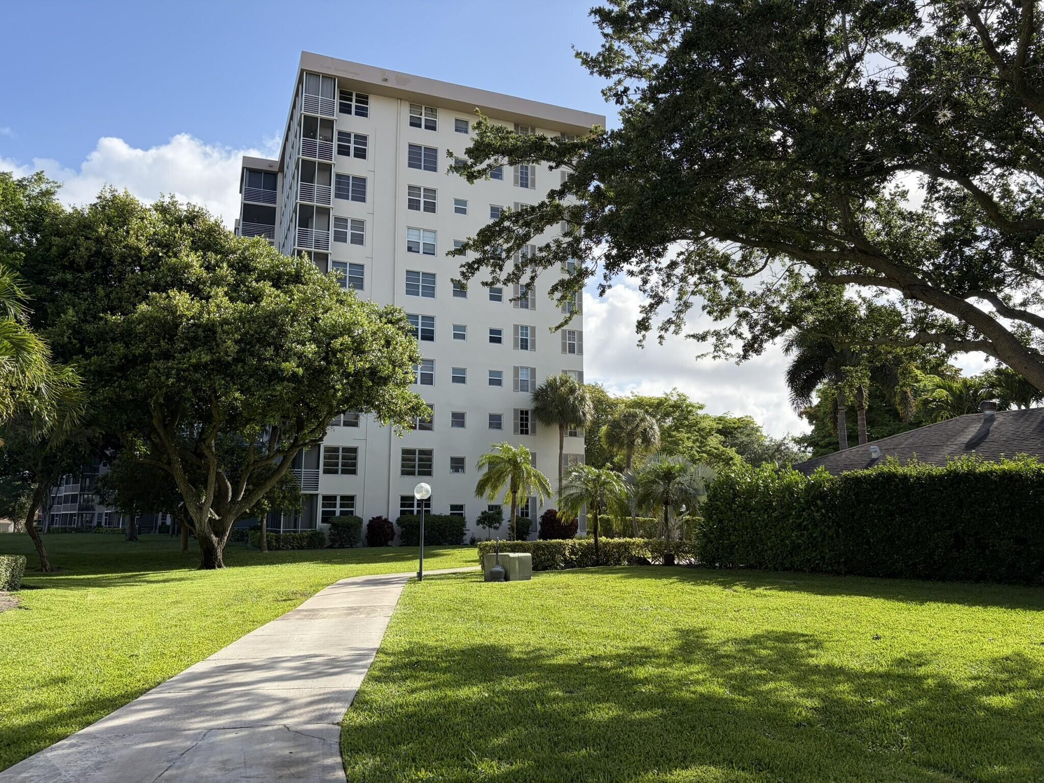 NO 116 PALM-AIRE COUNTRY CLUB - Residential Lease