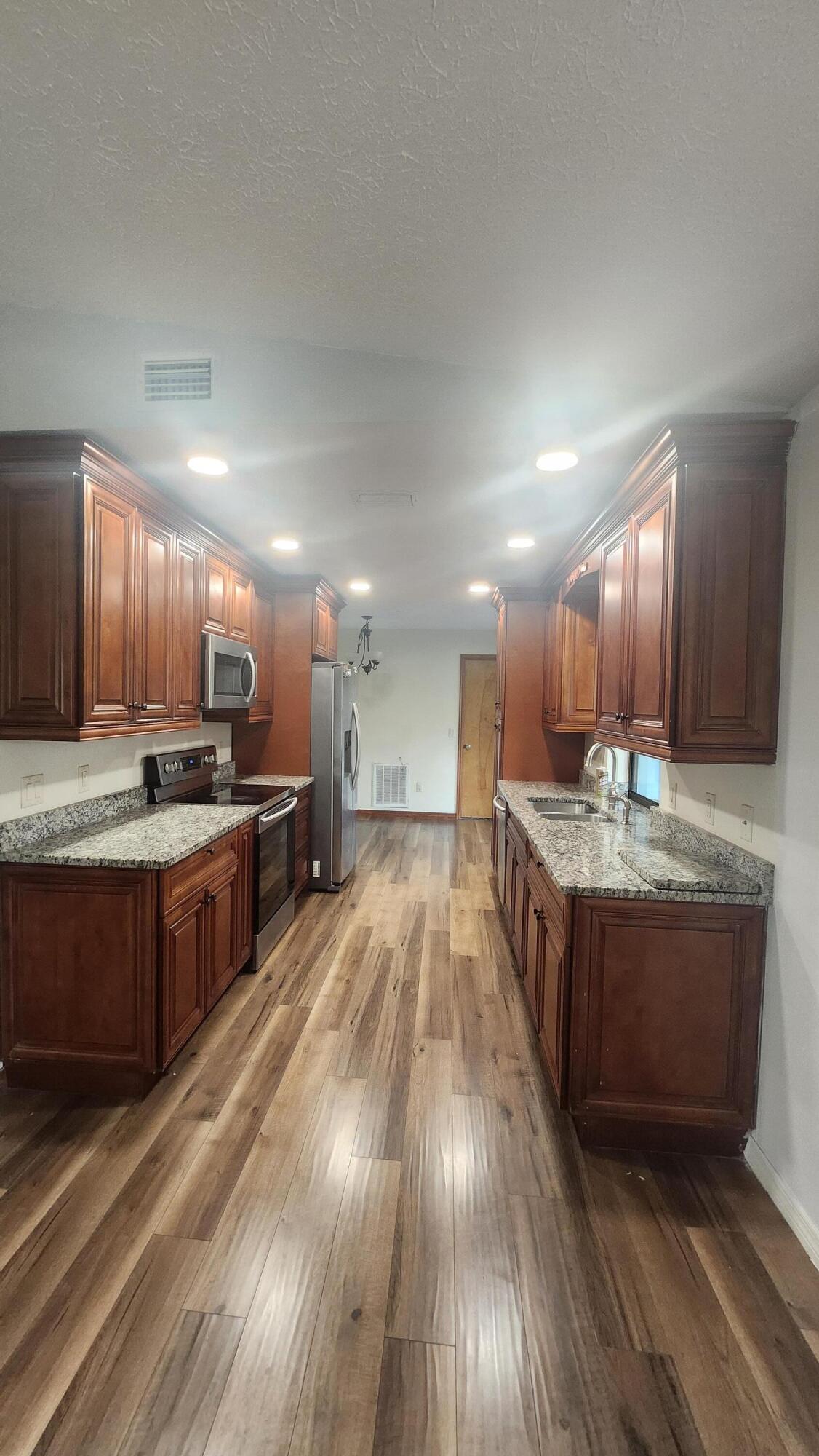PORT ST LUCIE SECTION 3 - Residential Lease