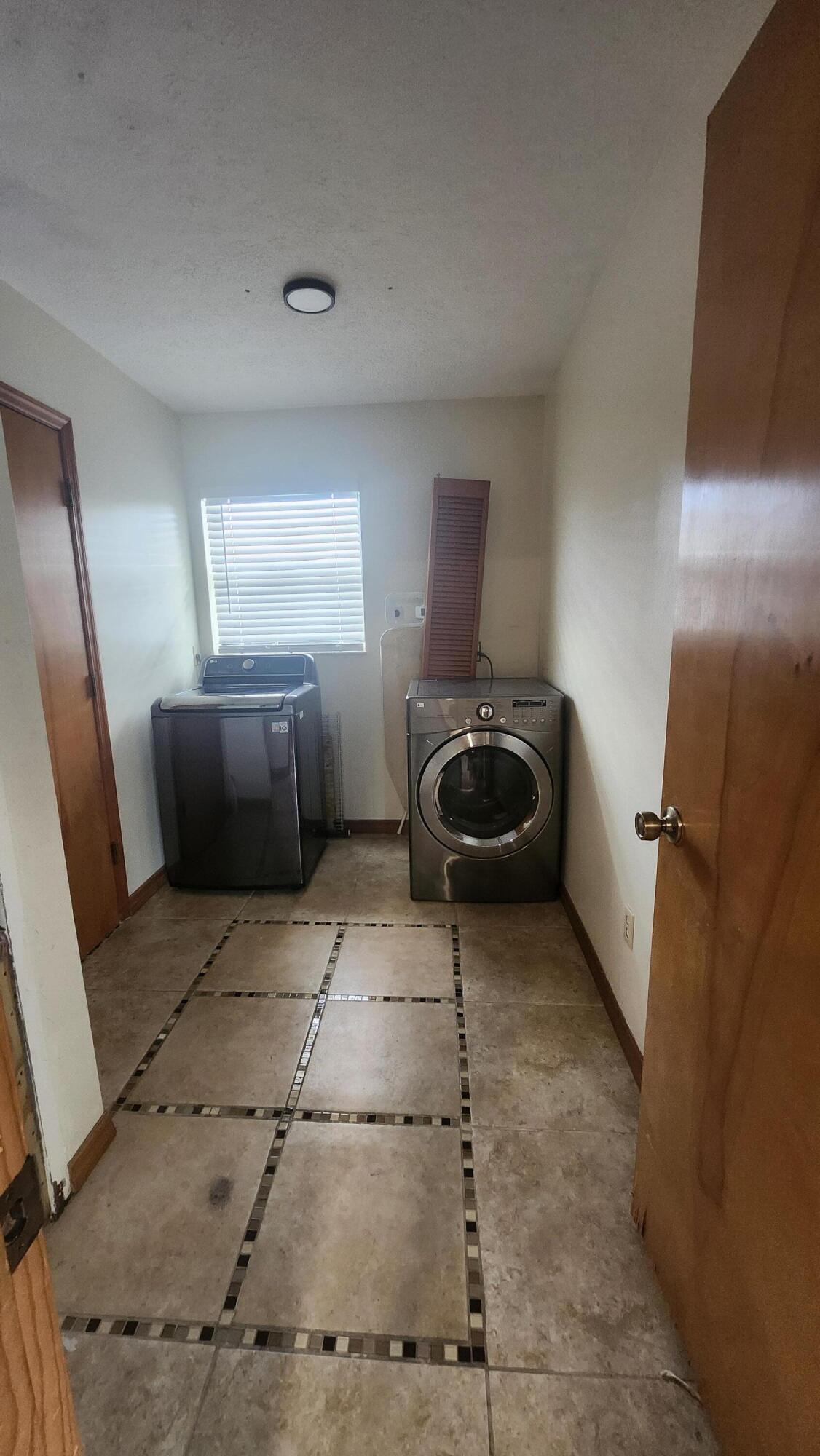 PORT ST LUCIE SECTION 3 - Residential Lease