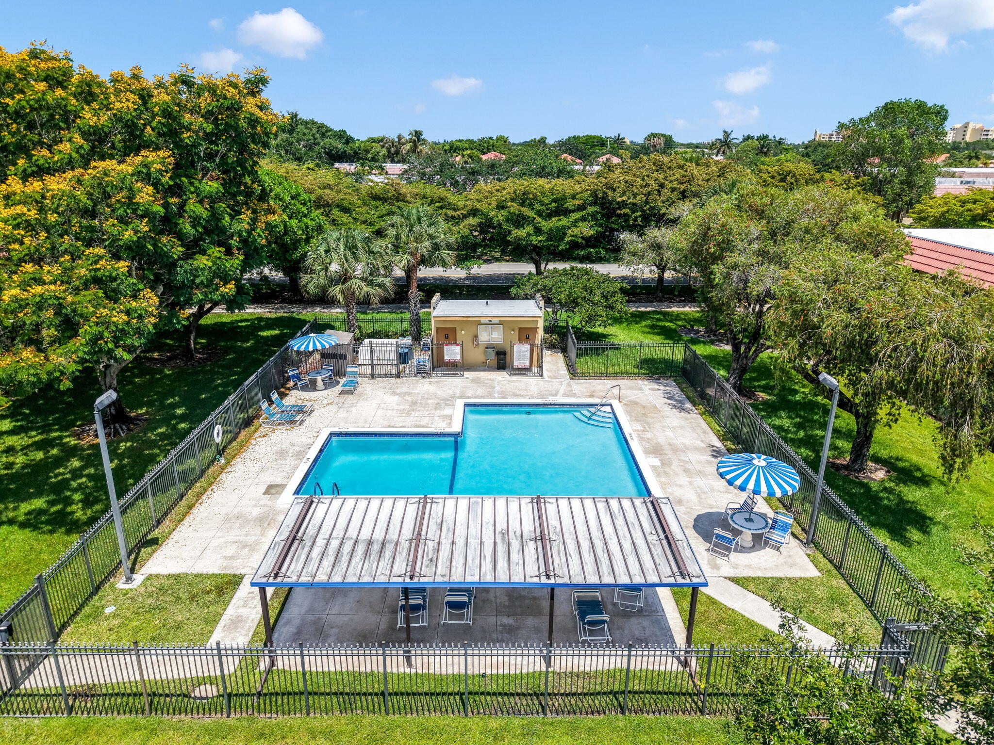 RACQUET CLUB APARTMENTS AT - Residential