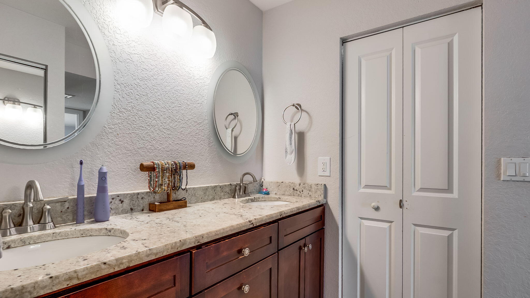 RACQUET CLUB APARTMENTS AT - Residential
