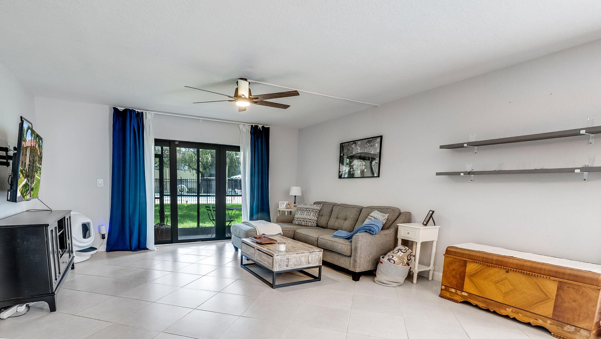 RACQUET CLUB APARTMENTS AT - Residential