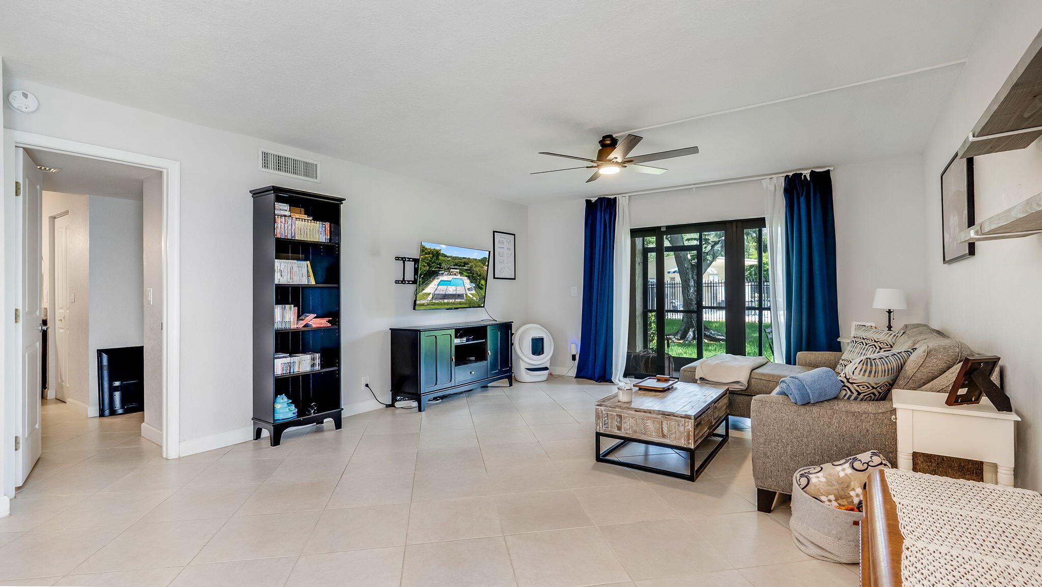 RACQUET CLUB APARTMENTS AT - Residential