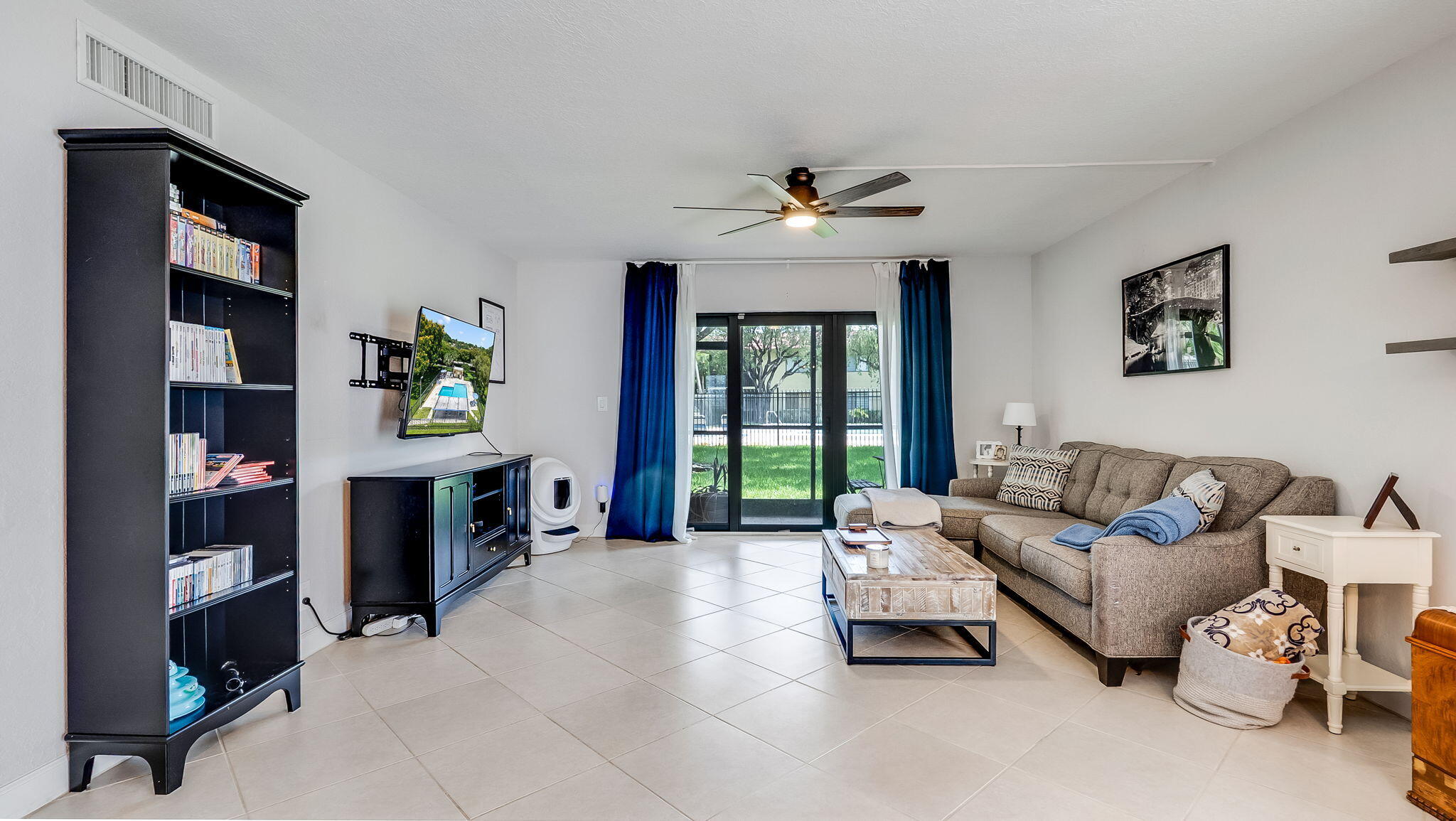 RACQUET CLUB APARTMENTS AT - Residential
