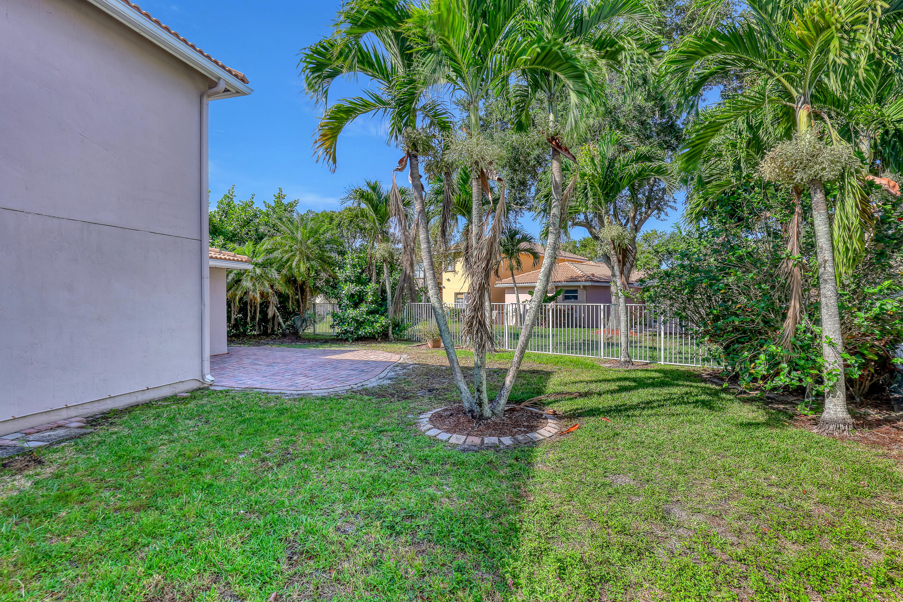 LIBERTY BAY - Residential Lease