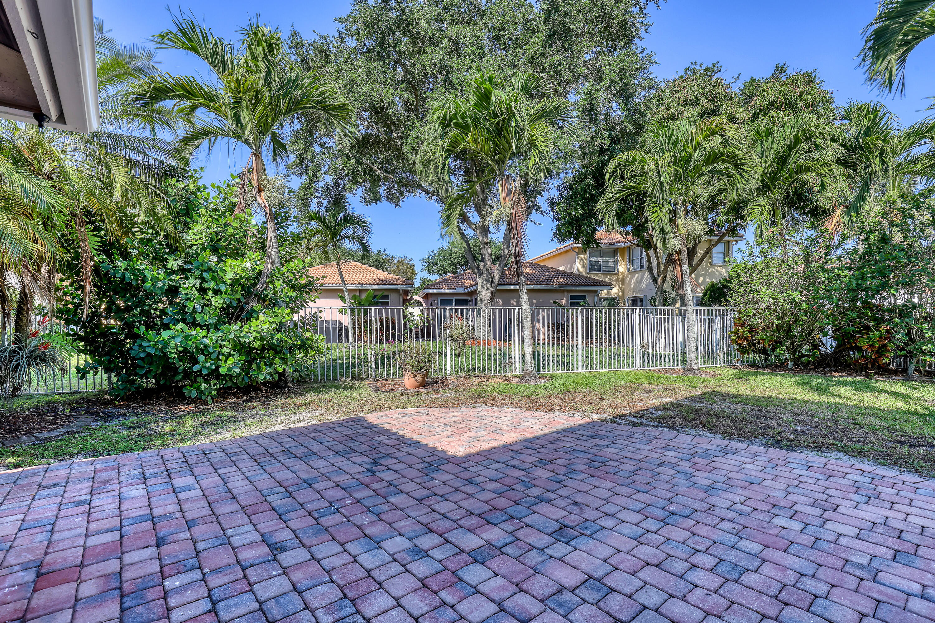 LIBERTY BAY - Residential Lease