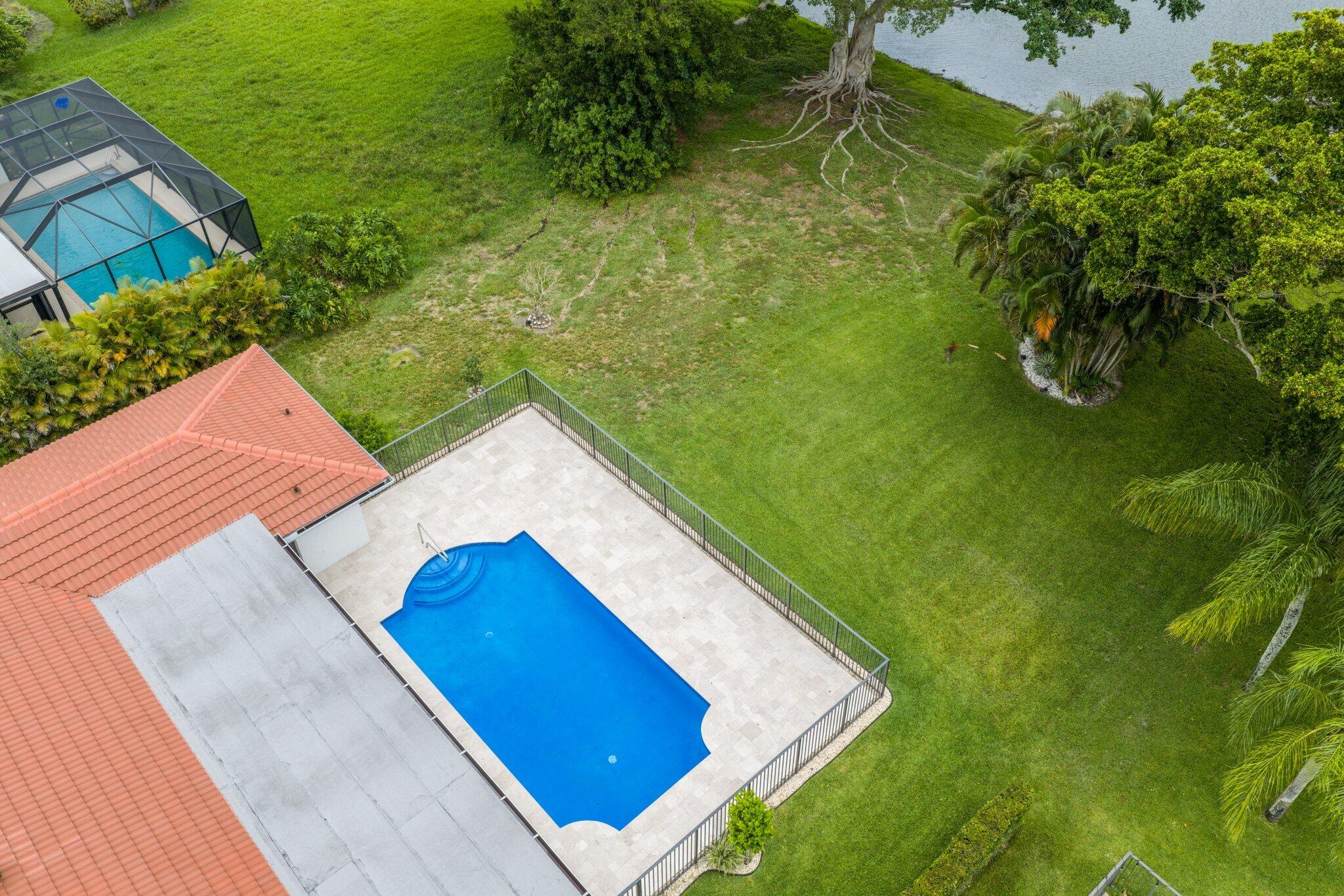 BOCA GREENS - Residential