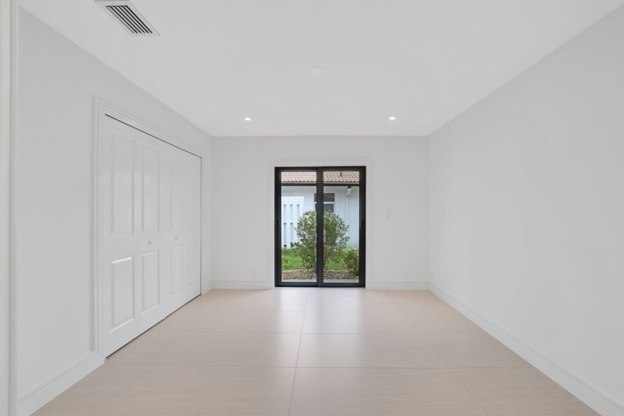 BOCA GREENS - Residential