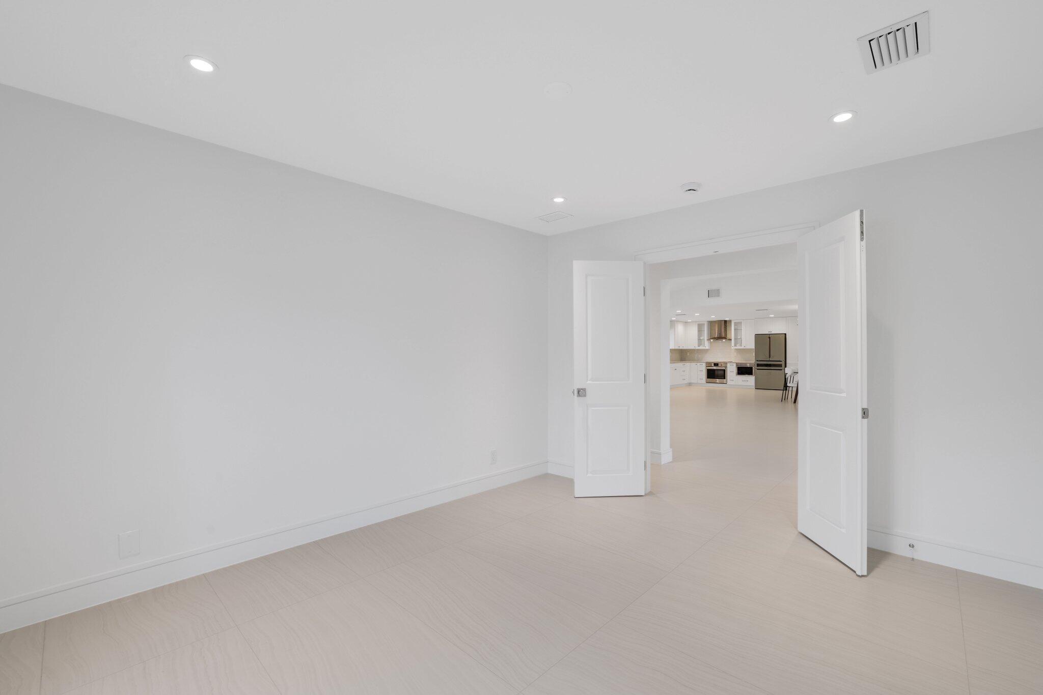 BOCA GREENS - Residential