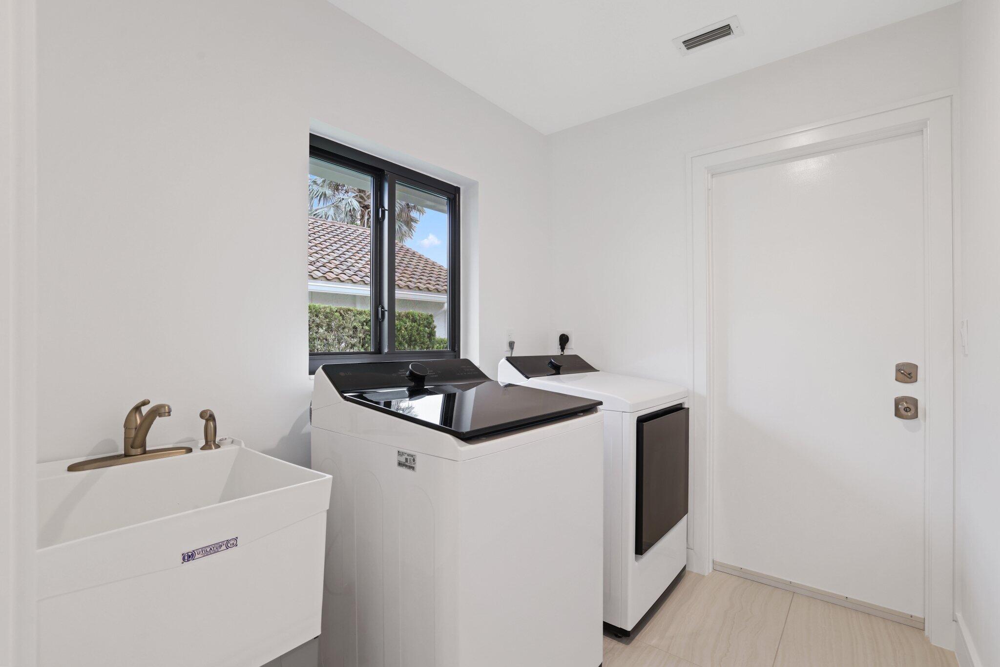 BOCA GREENS - Residential
