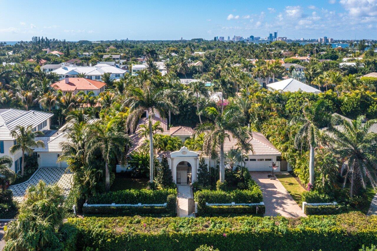 EL ENCANTO - Residential