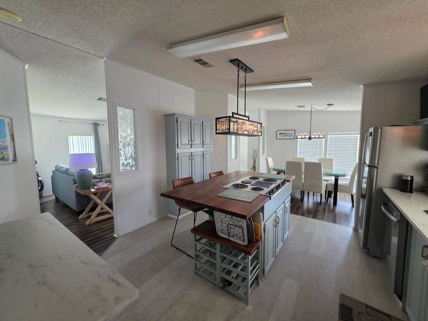 Spanish Lakes - Residential Lease