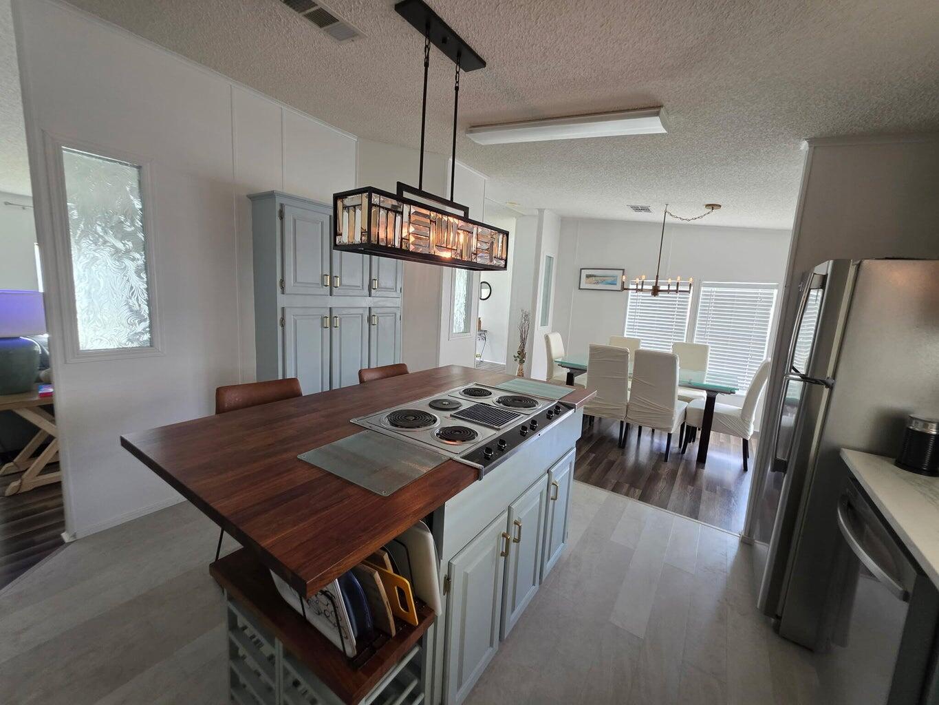 Spanish Lakes - Residential Lease