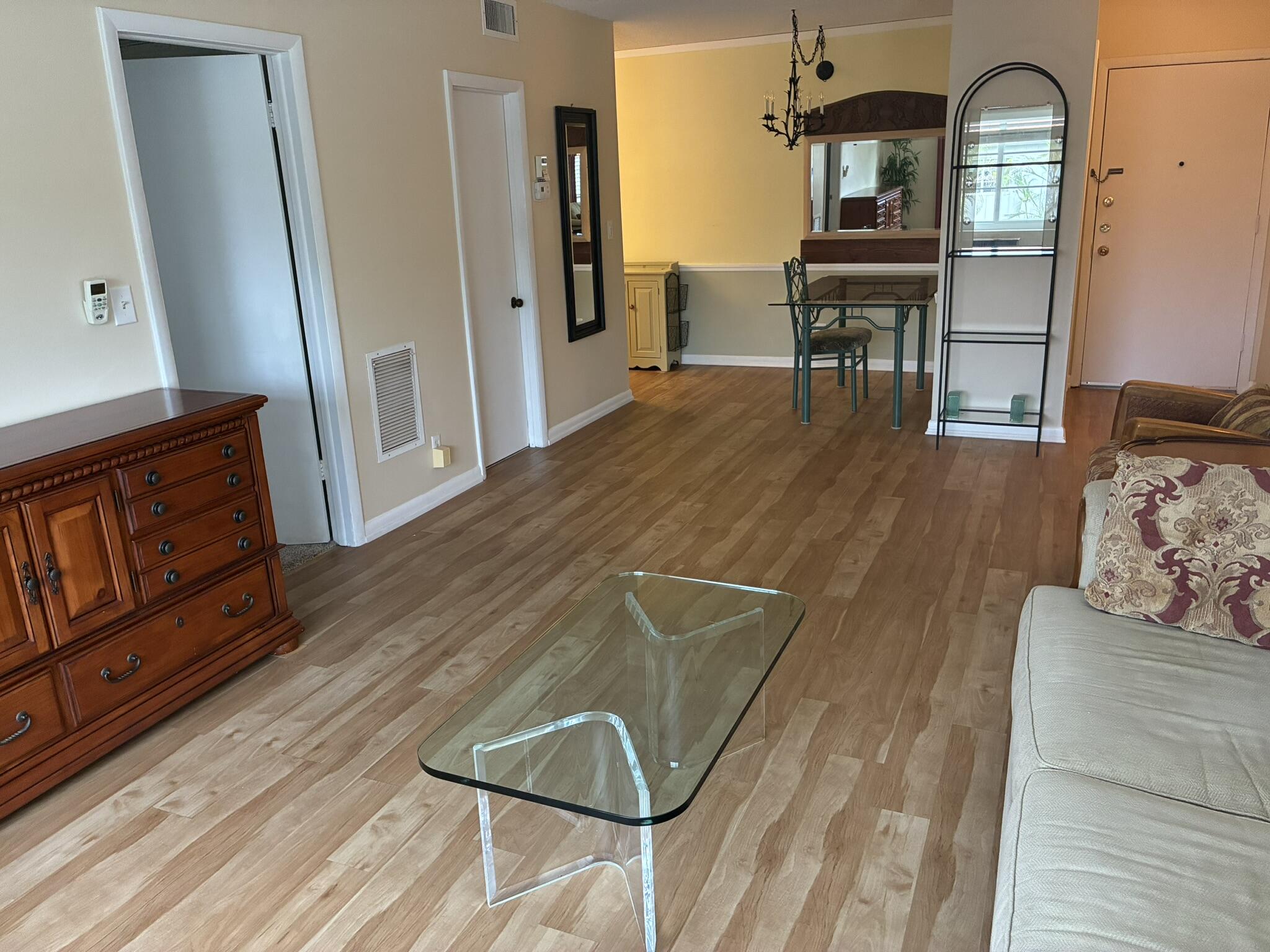 OAKLAND GROVE VILLAGE CONDO - Residential