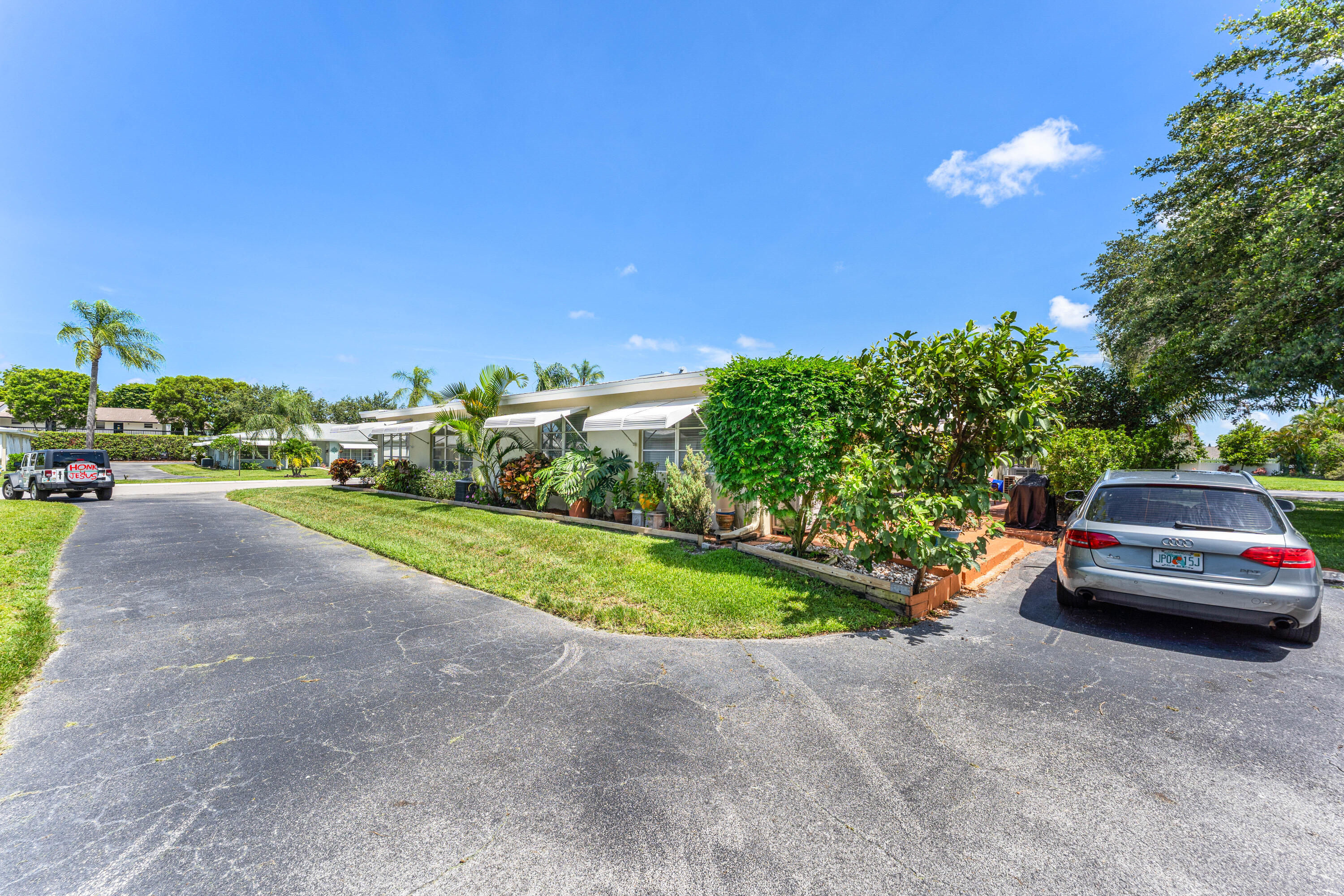 HIGH POINT OF DELRAY BEACH CONDO SEC I - Residential