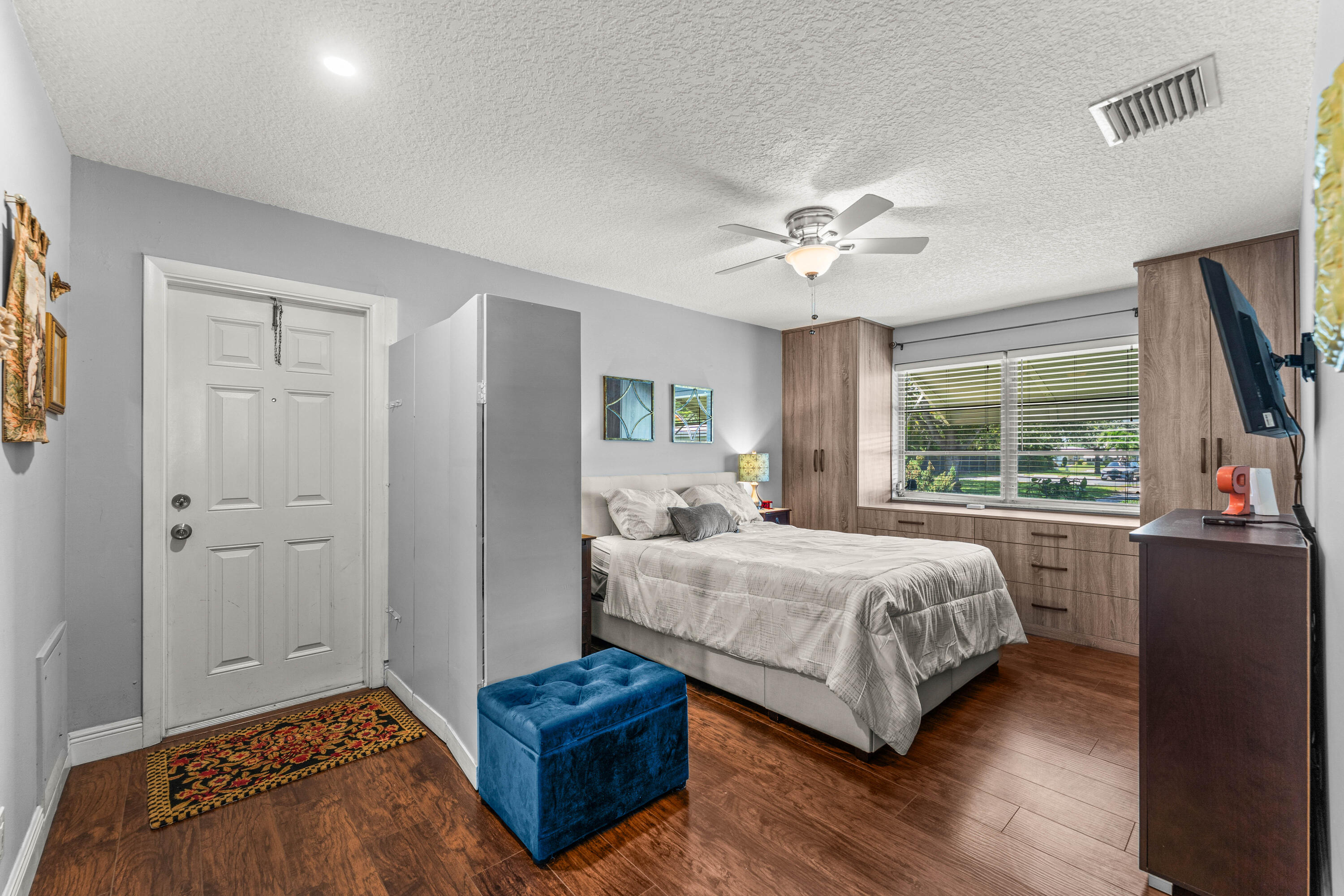 HIGH POINT OF DELRAY BEACH CONDO SEC I - Residential